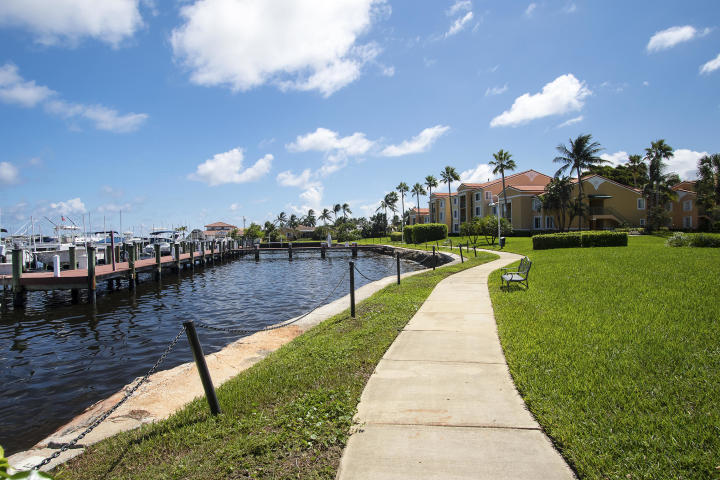 160 YACHT CLUB #210, Hypoluxo FL 33462