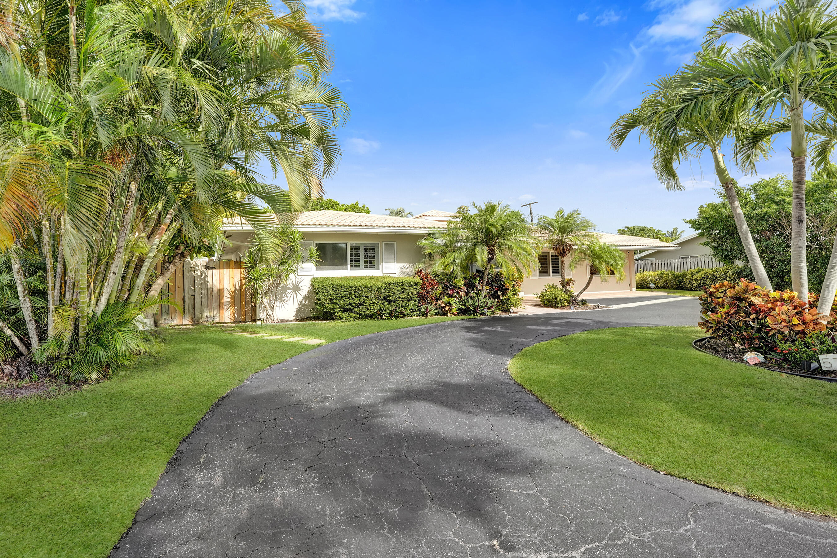 5707 NE 16TH, Fort Lauderdale FL 33334
