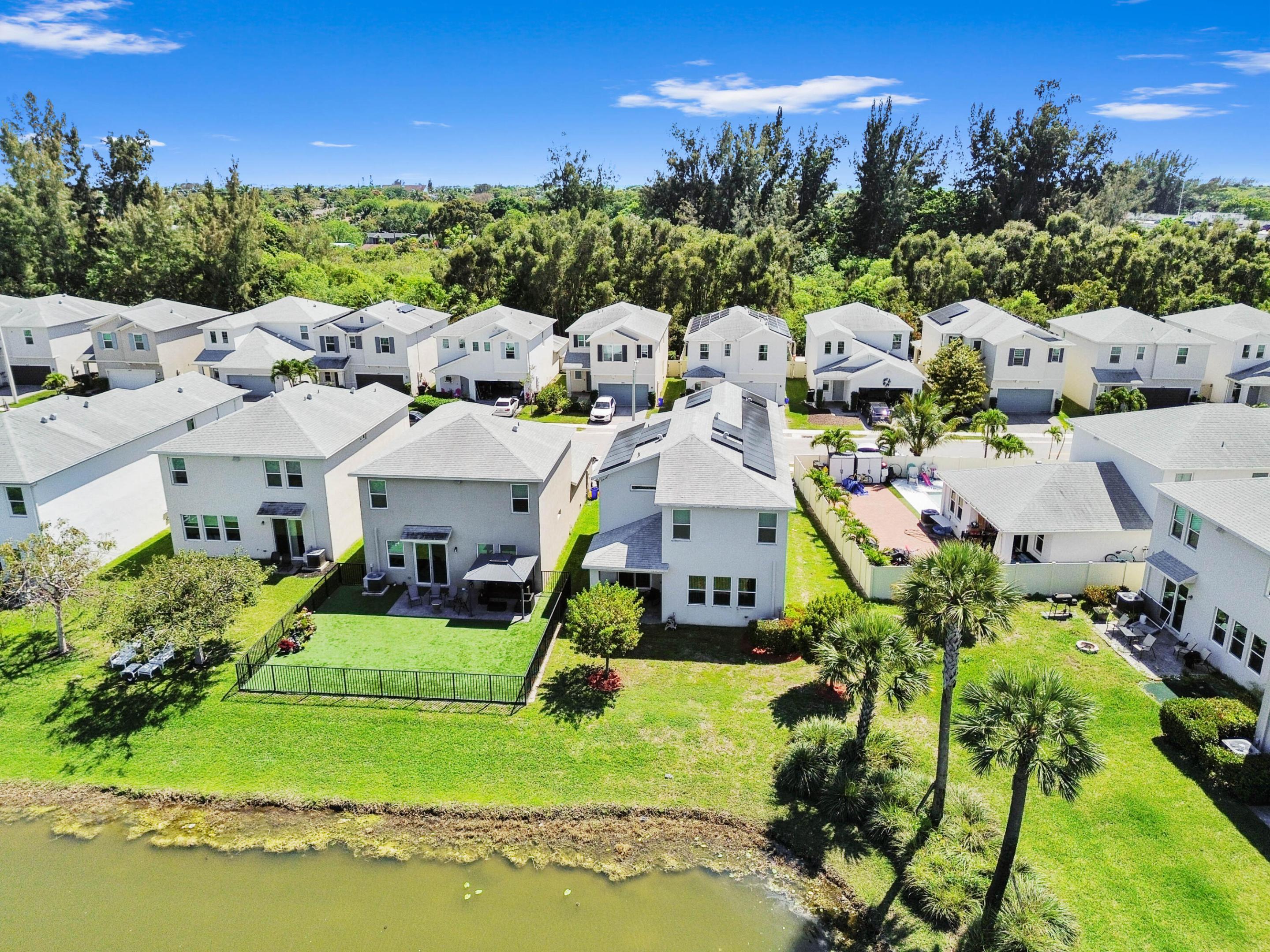 1826 Lake Cove, Lake Worth FL 33460