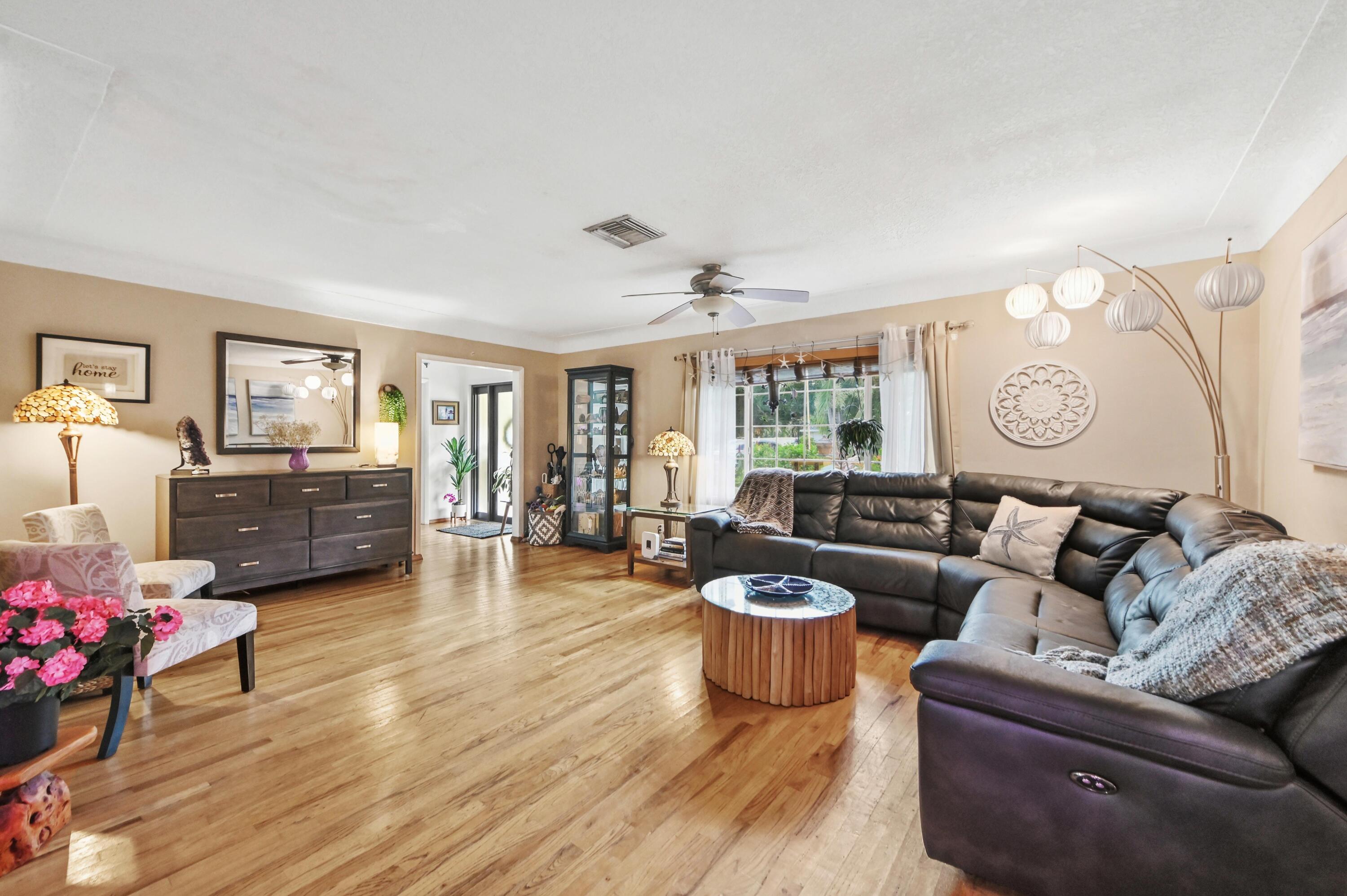 4580 Glenwood, Coconut Creek FL 33066