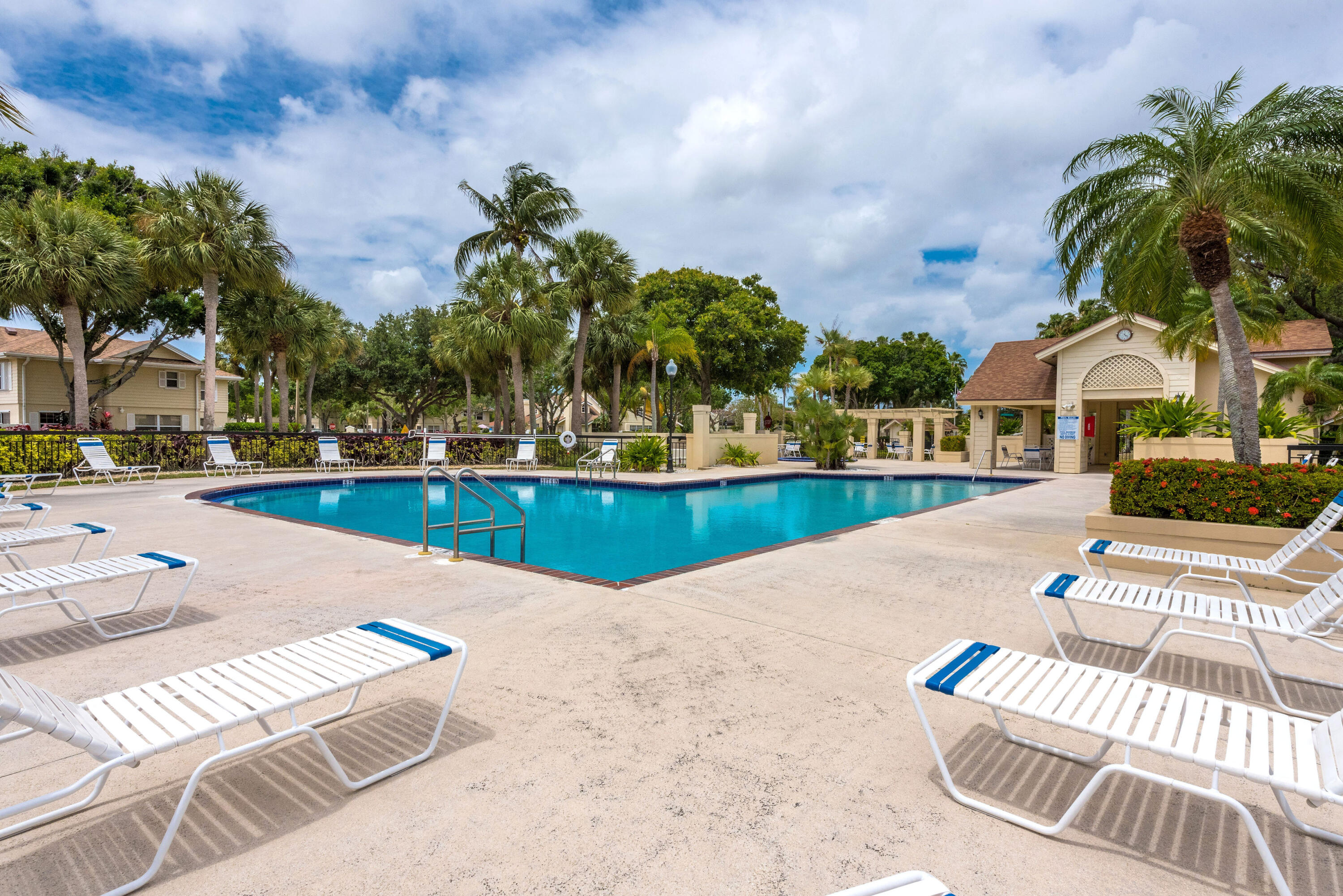 8135 Bridgewater #35C, Lake Clarke Shores FL 33406