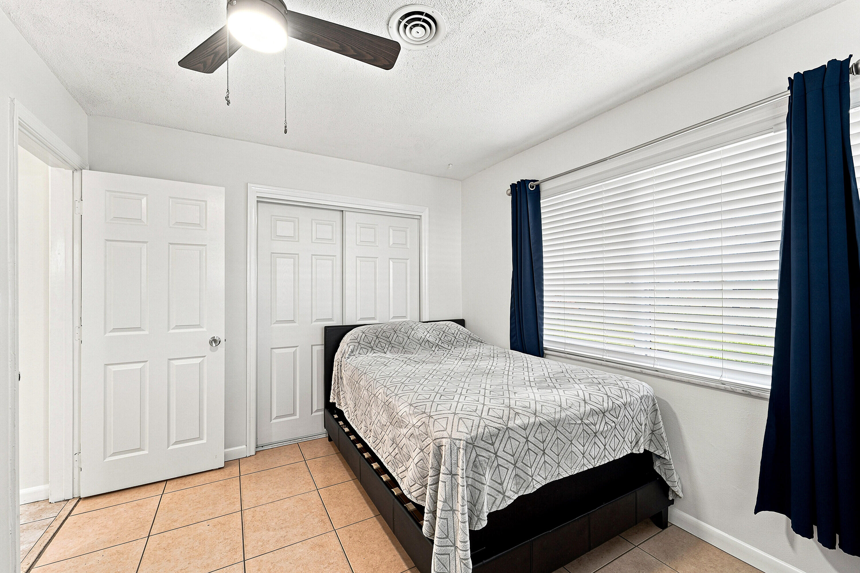 2908 NW 48TH, Tamarac FL 33309