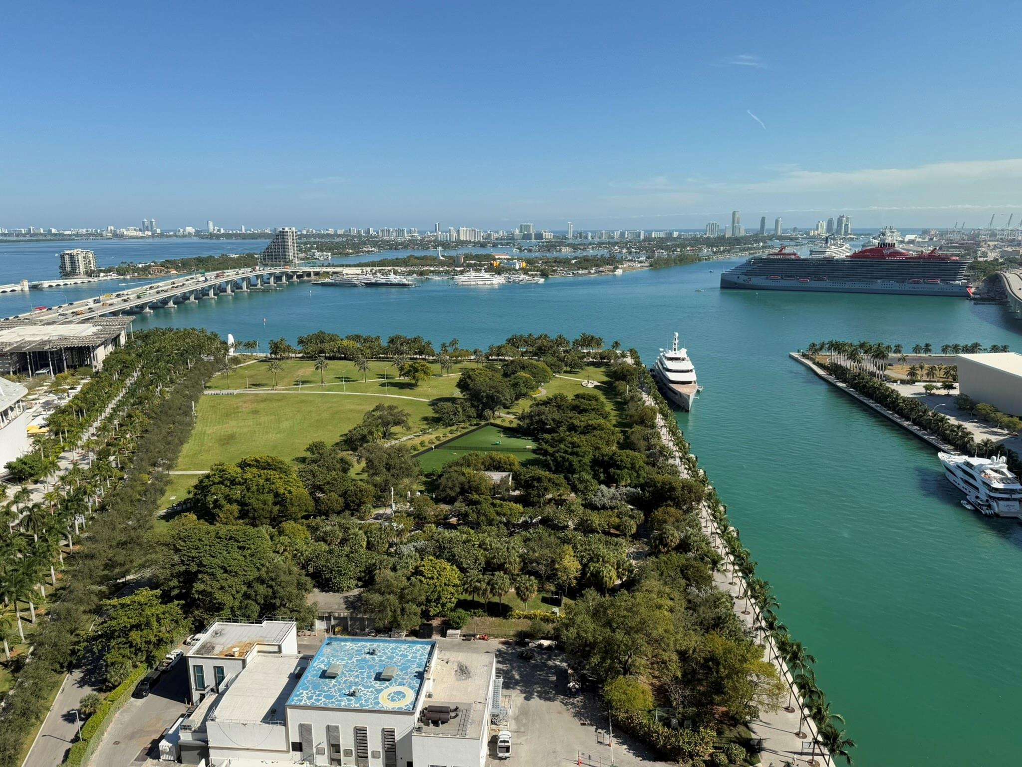 900 Biscayne #2807, Miami FL 33132