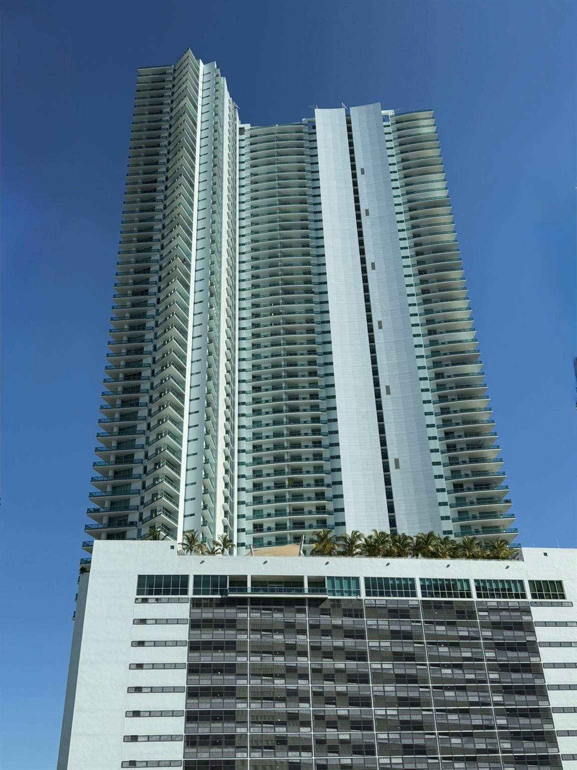900 Biscayne #2807, Miami FL 33132
