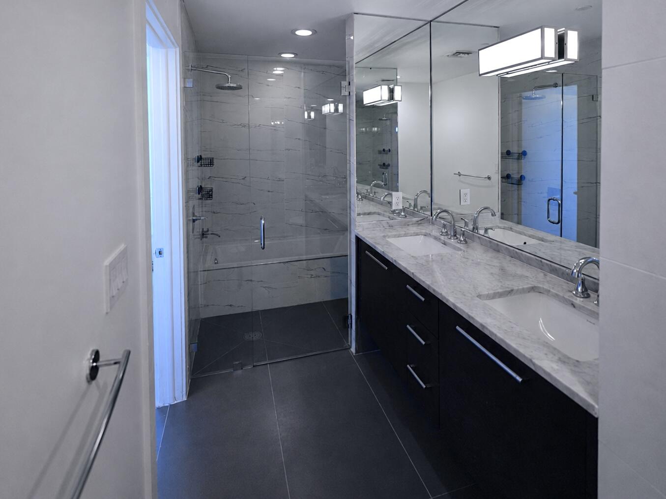 900 Biscayne #2807, Miami FL 33132