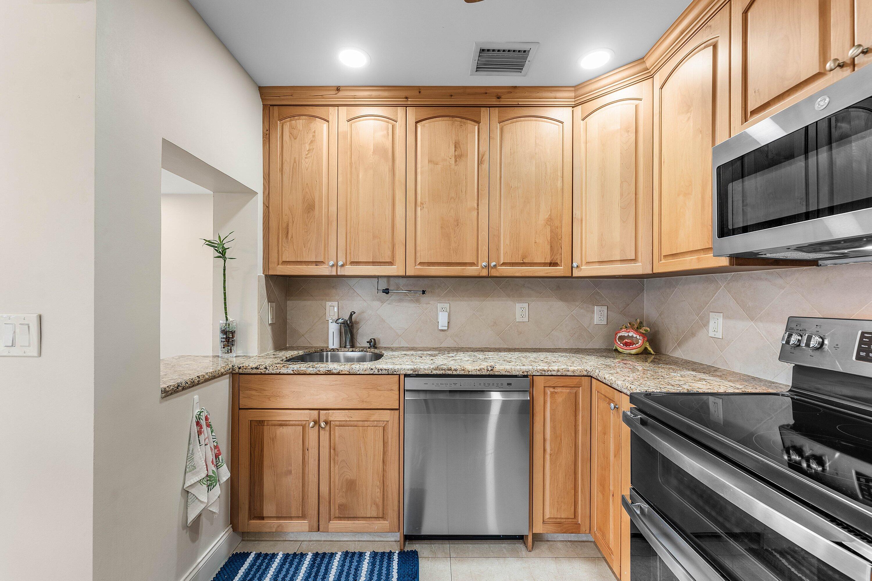 362 Yorktowne, Atlantis FL 33462