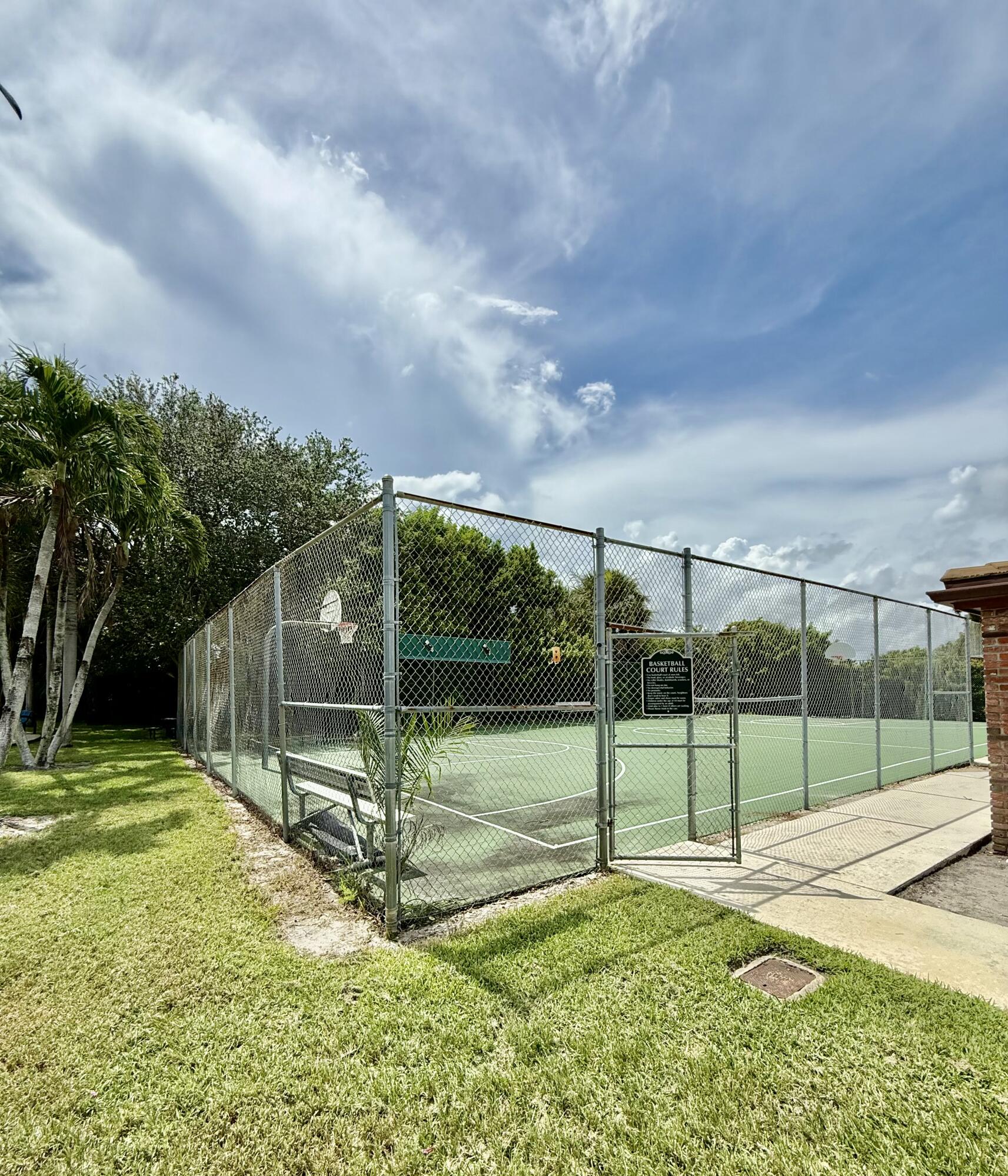 362 Yorktowne, Atlantis FL 33462
