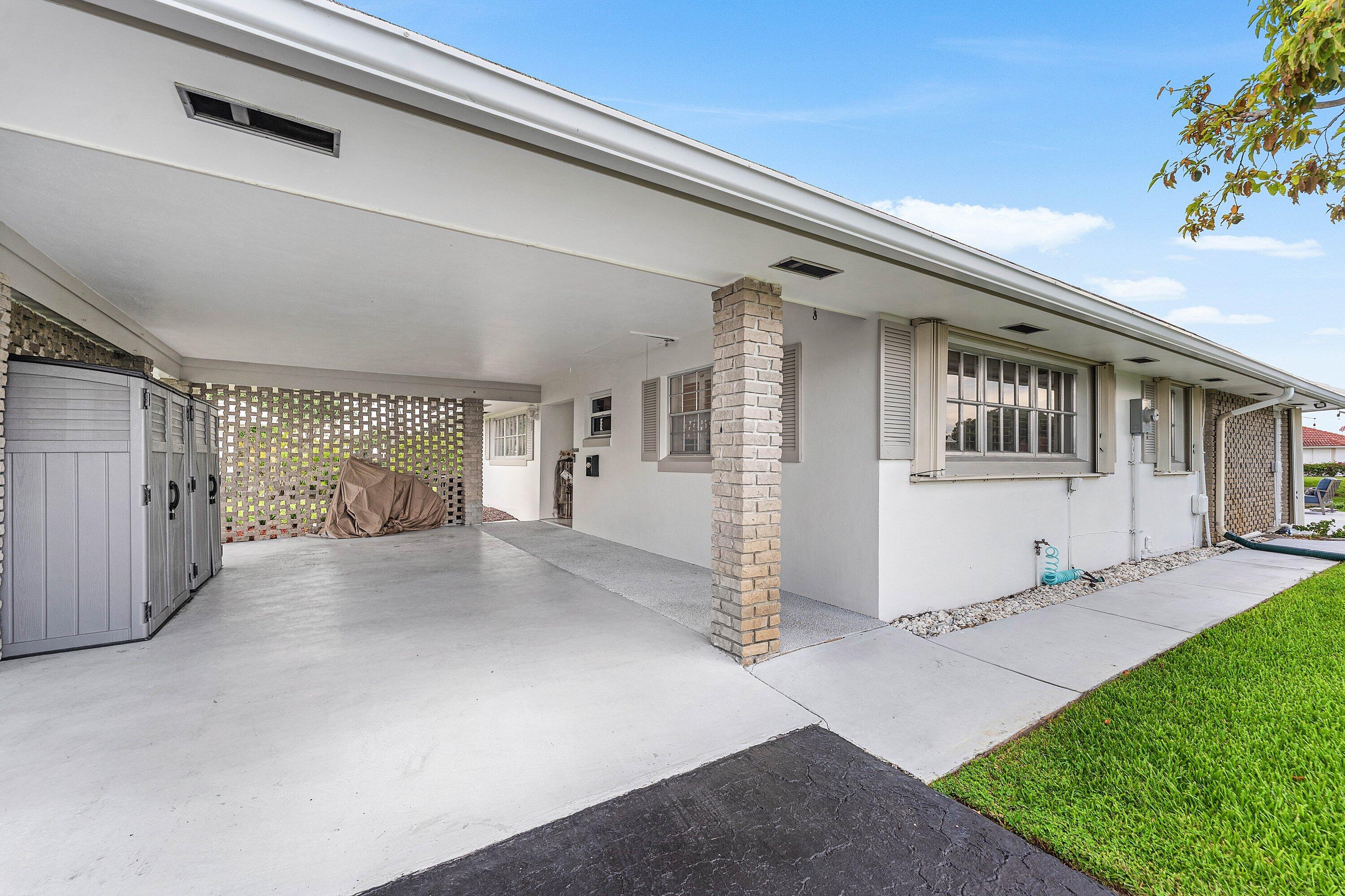362 Yorktowne, Atlantis FL 33462