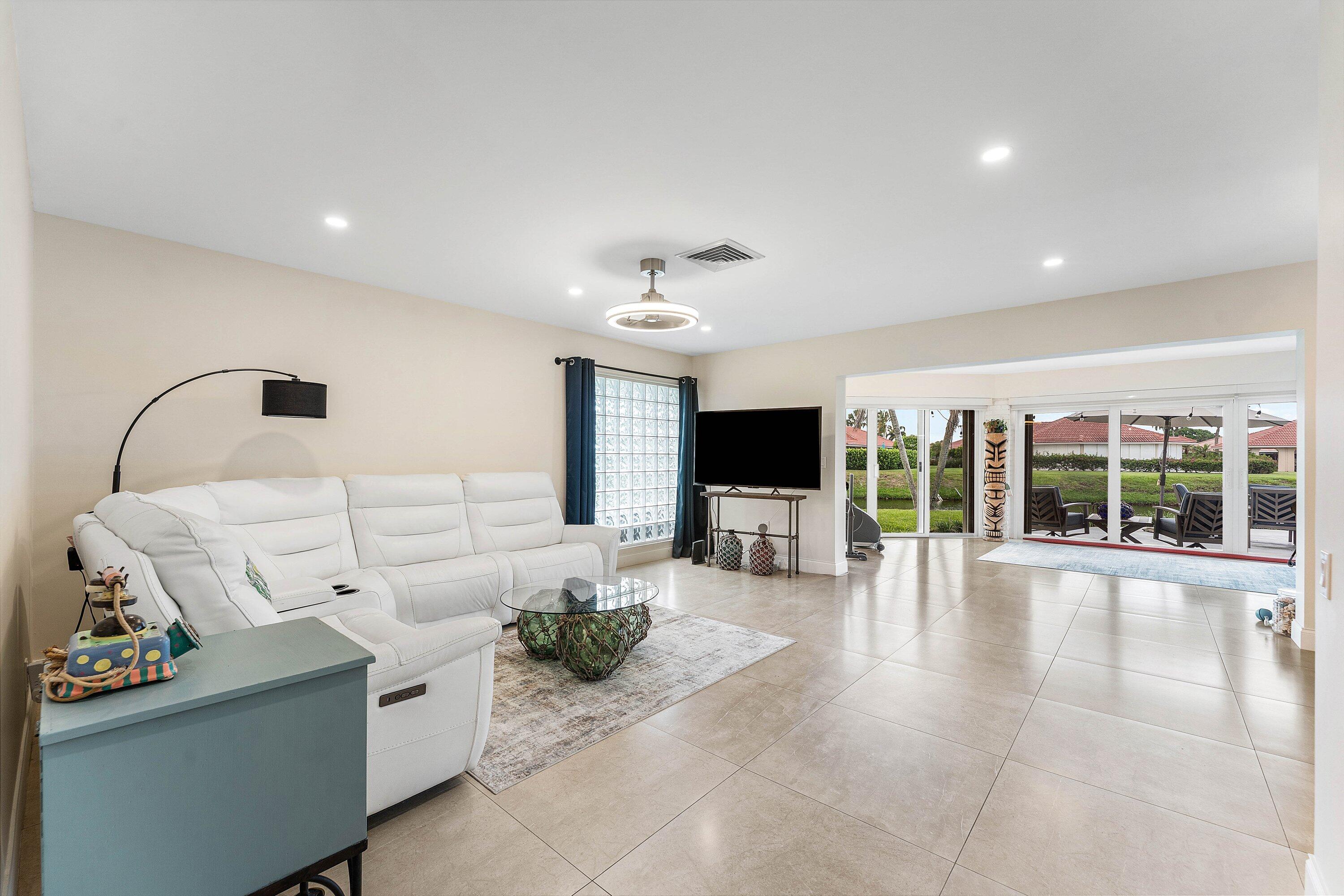 362 Yorktowne, Atlantis FL 33462