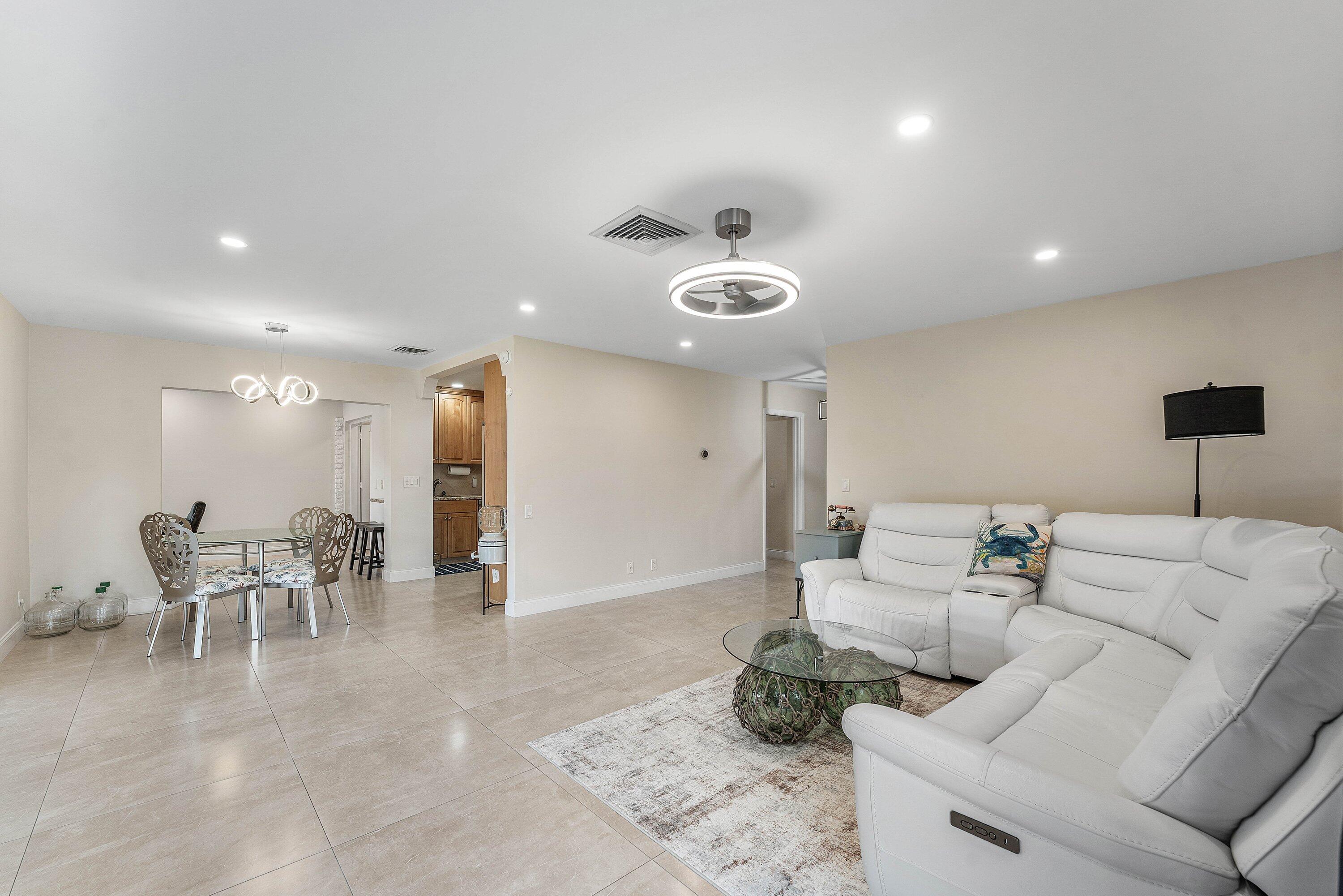 362 Yorktowne, Atlantis FL 33462