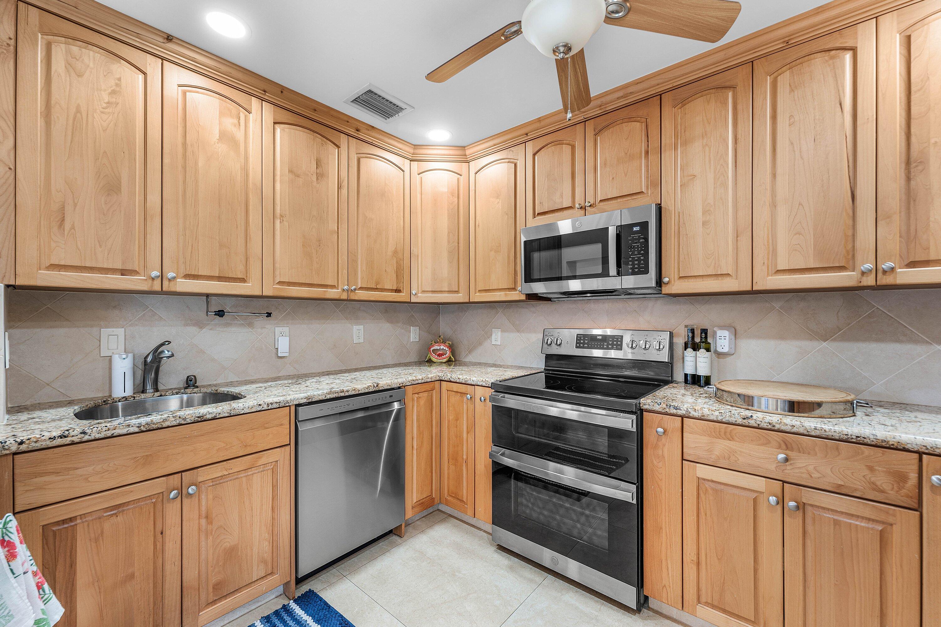 362 Yorktowne, Atlantis FL 33462