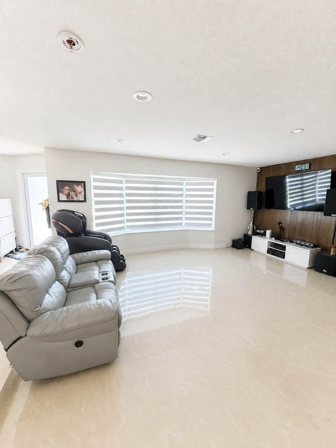 4291 NW 42nd, Lauderdale Lakes FL 33319