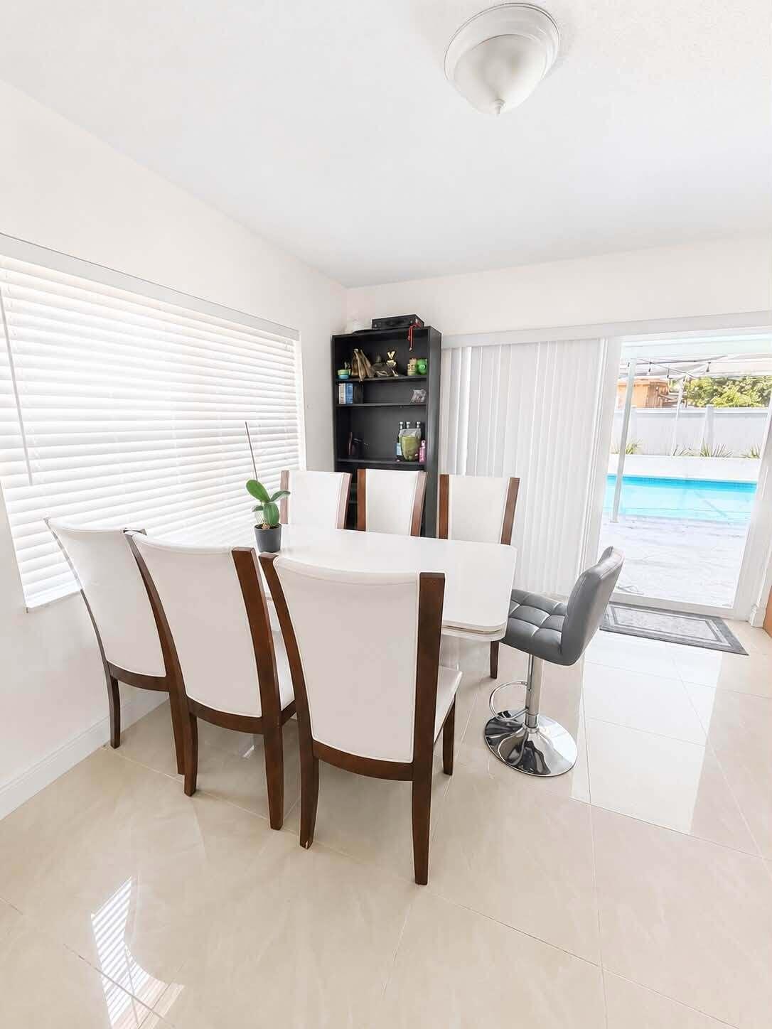 4291 NW 42nd, Lauderdale Lakes FL 33319