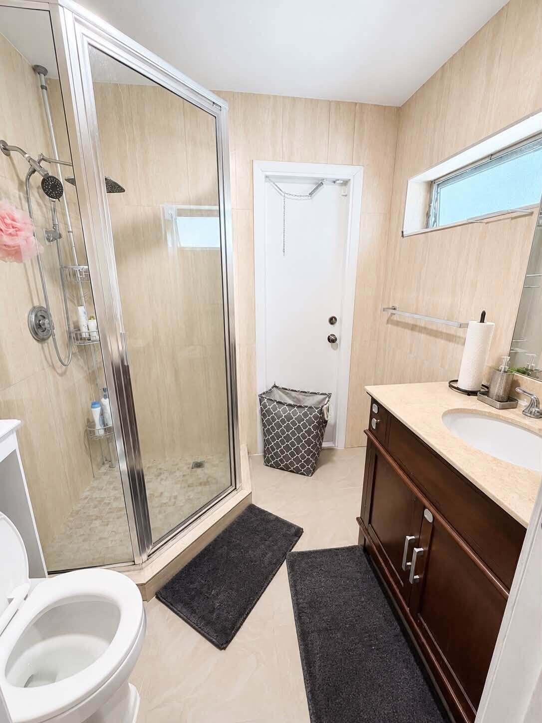 4291 NW 42nd, Lauderdale Lakes FL 33319