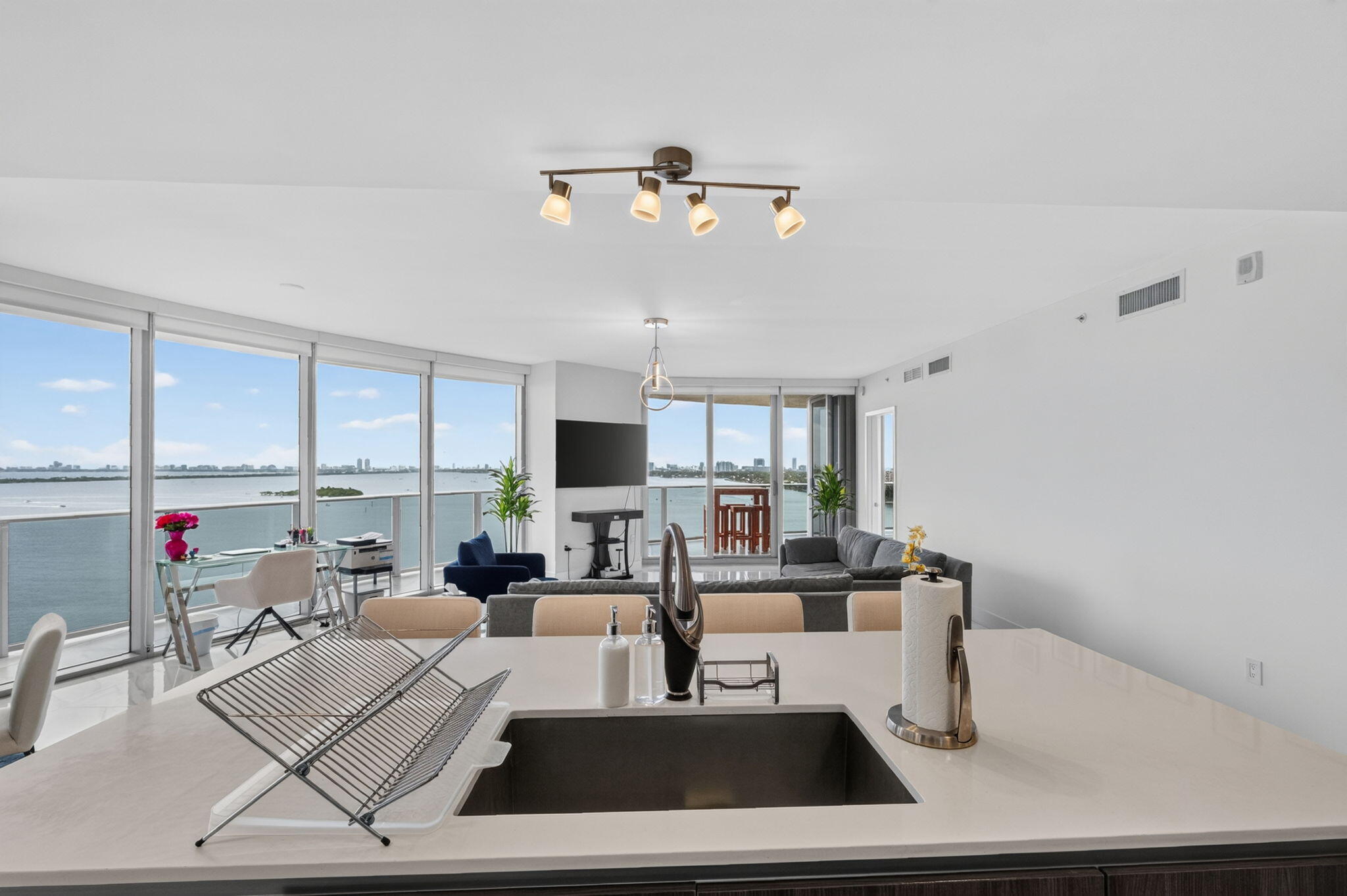 488 NE 18th #1515, Miami FL 33132