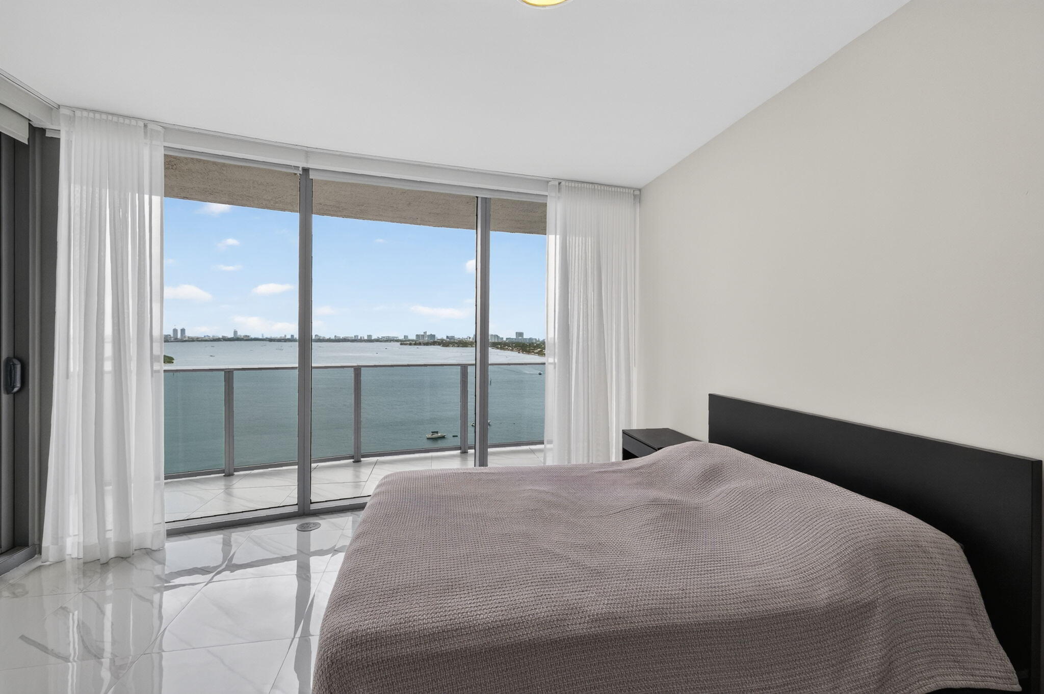 488 NE 18th #1515, Miami FL 33132