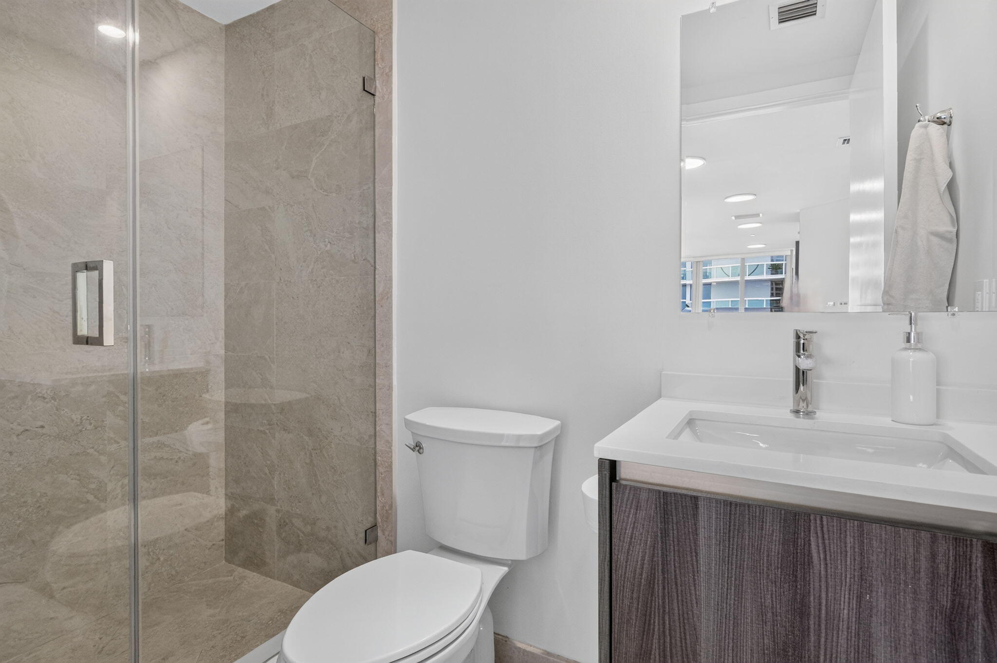 488 NE 18th #1515, Miami FL 33132