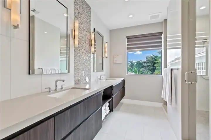 404 NE 13th, Fort Lauderdale FL 33301