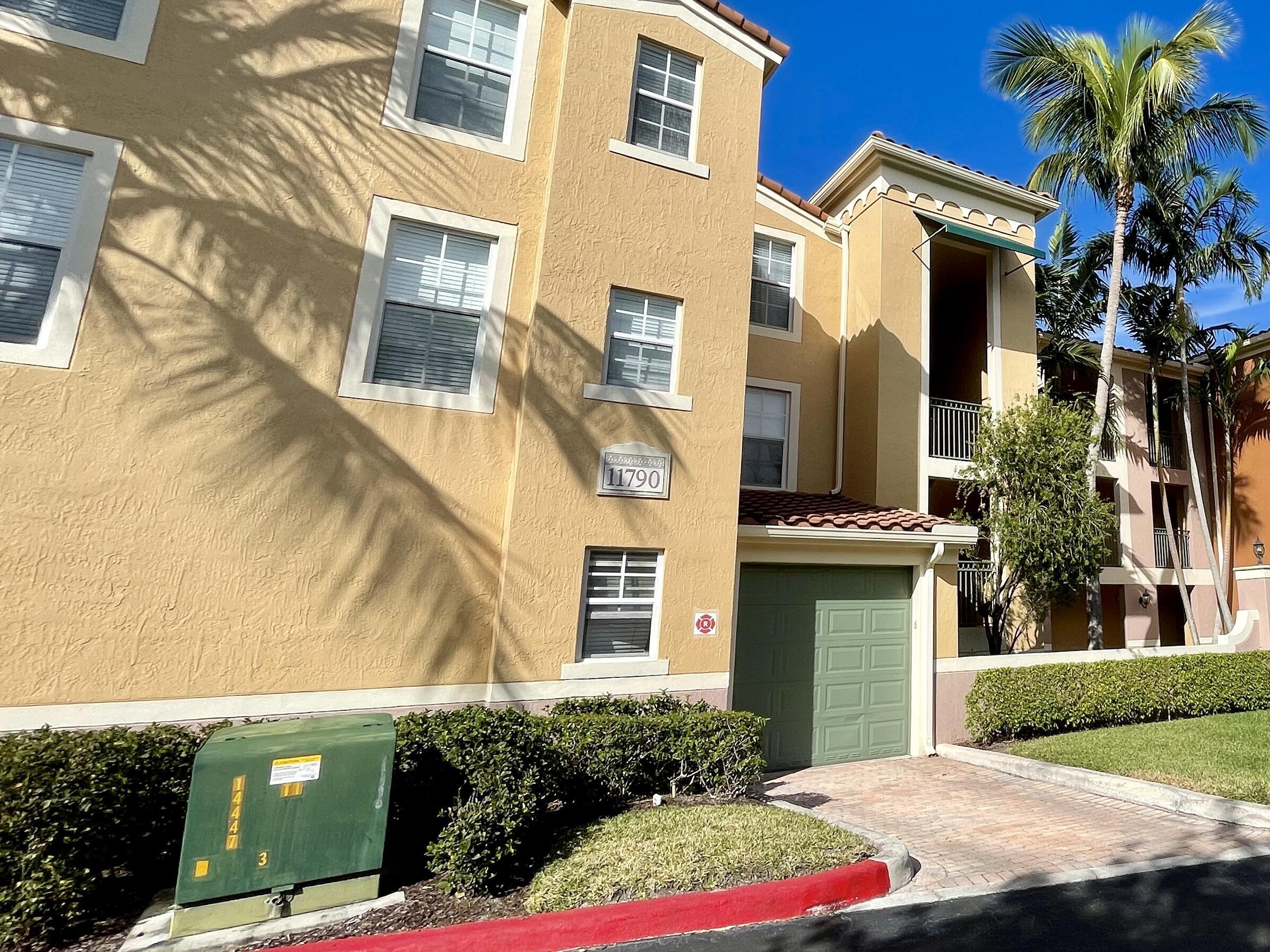 11790 Saint Andrews #304, Wellington FL 33414