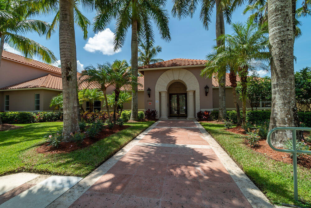 11790 Saint Andrews #304, Wellington FL 33414