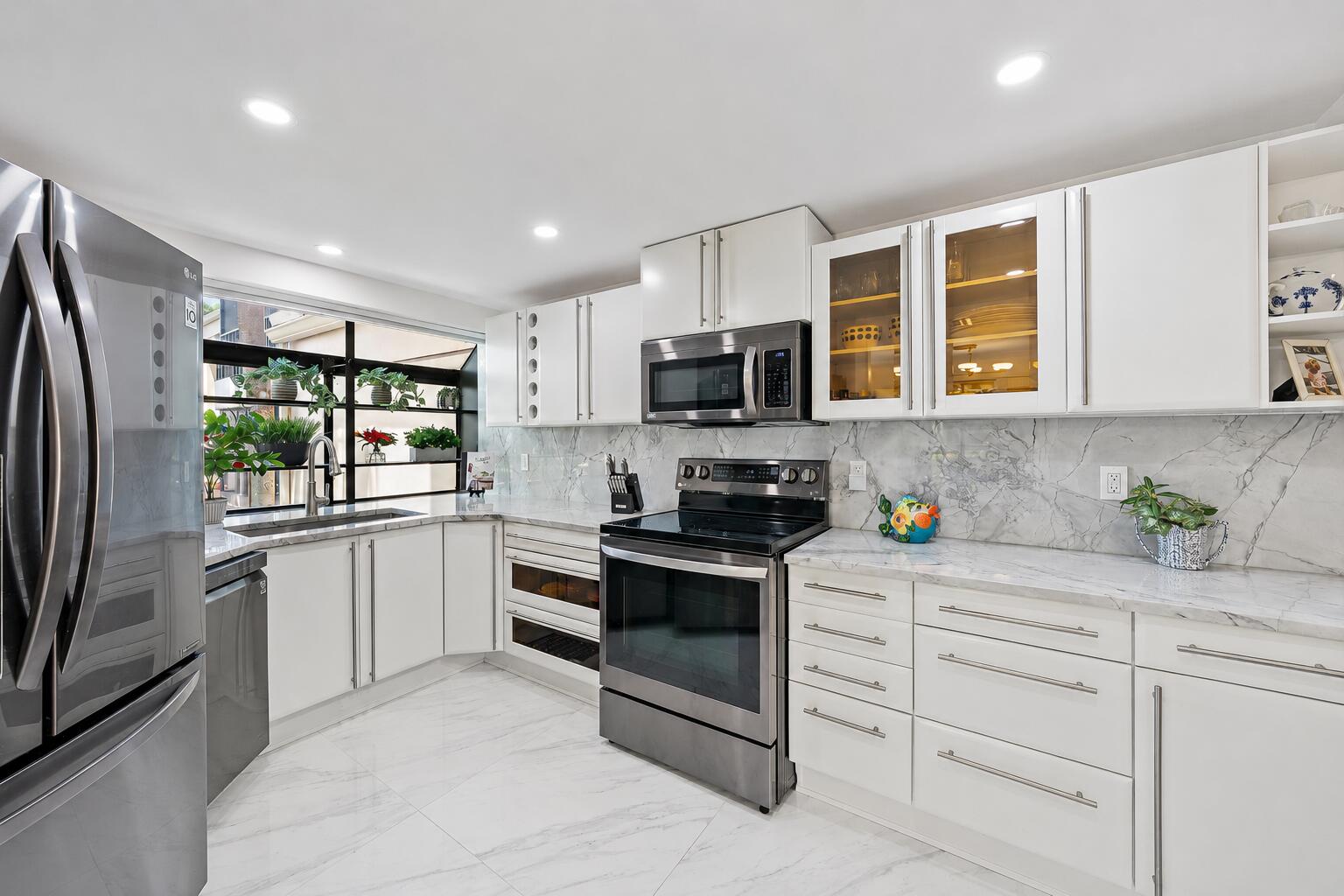 111 Waterview #1110, Palm Beach Gardens FL 33418