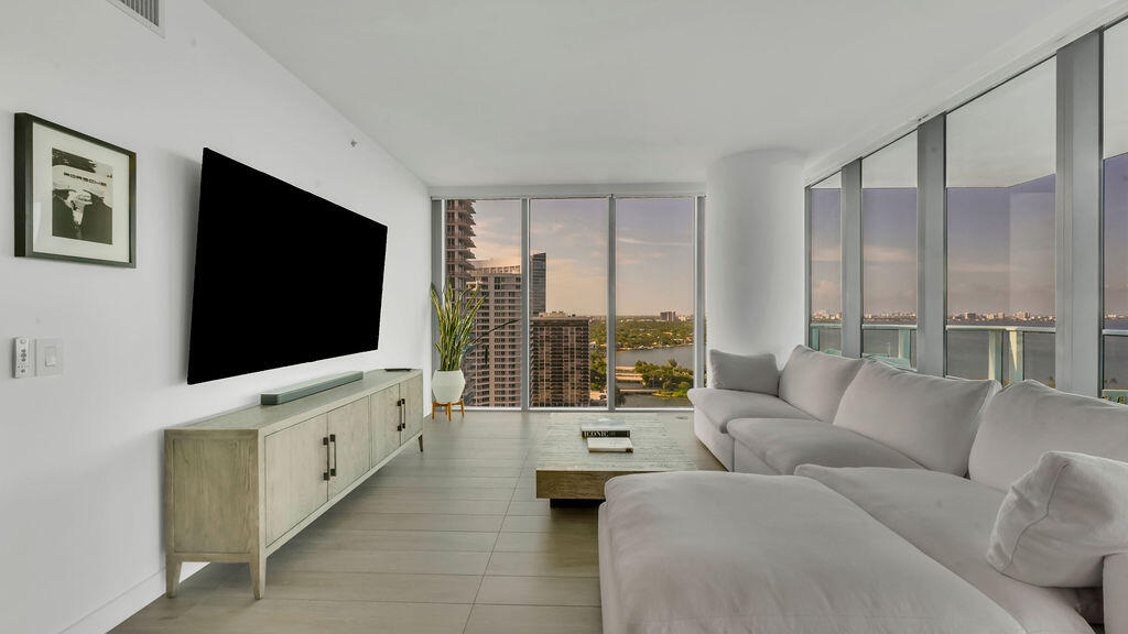 3131 NE 7th #2206, Miami FL 33137