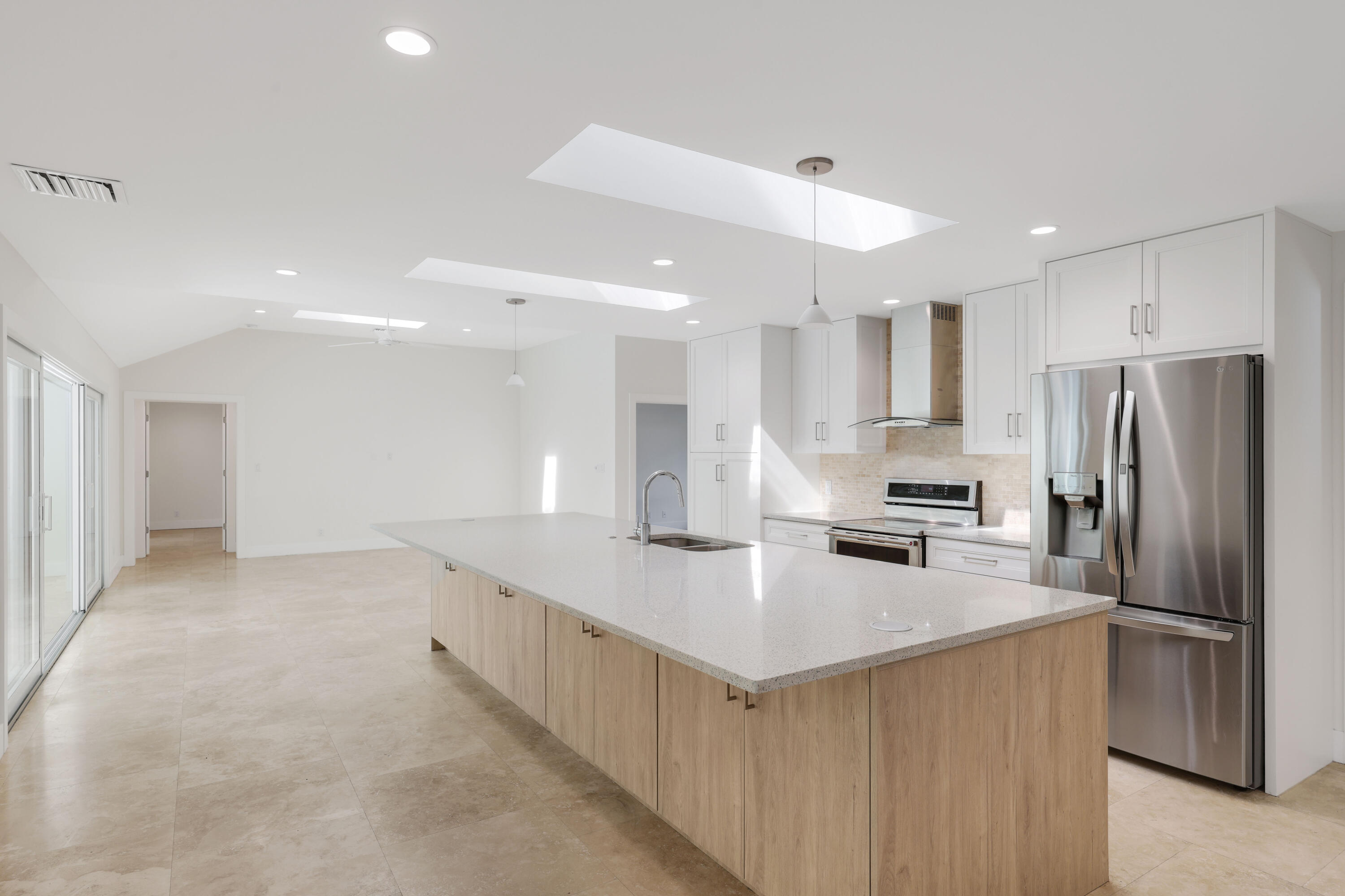 1386 S Atlantic, Lantana FL 33462