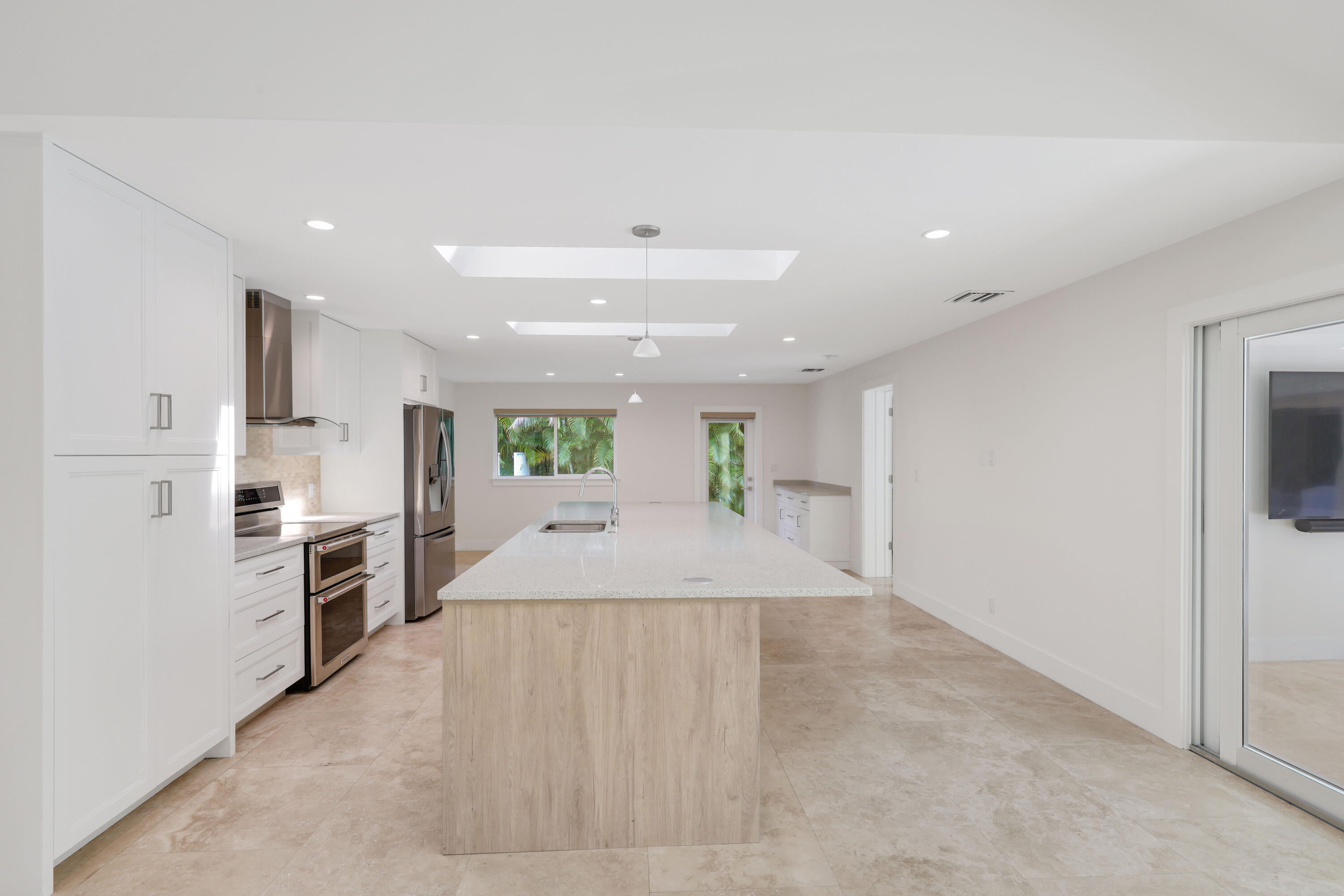 1386 S Atlantic, Lantana FL 33462