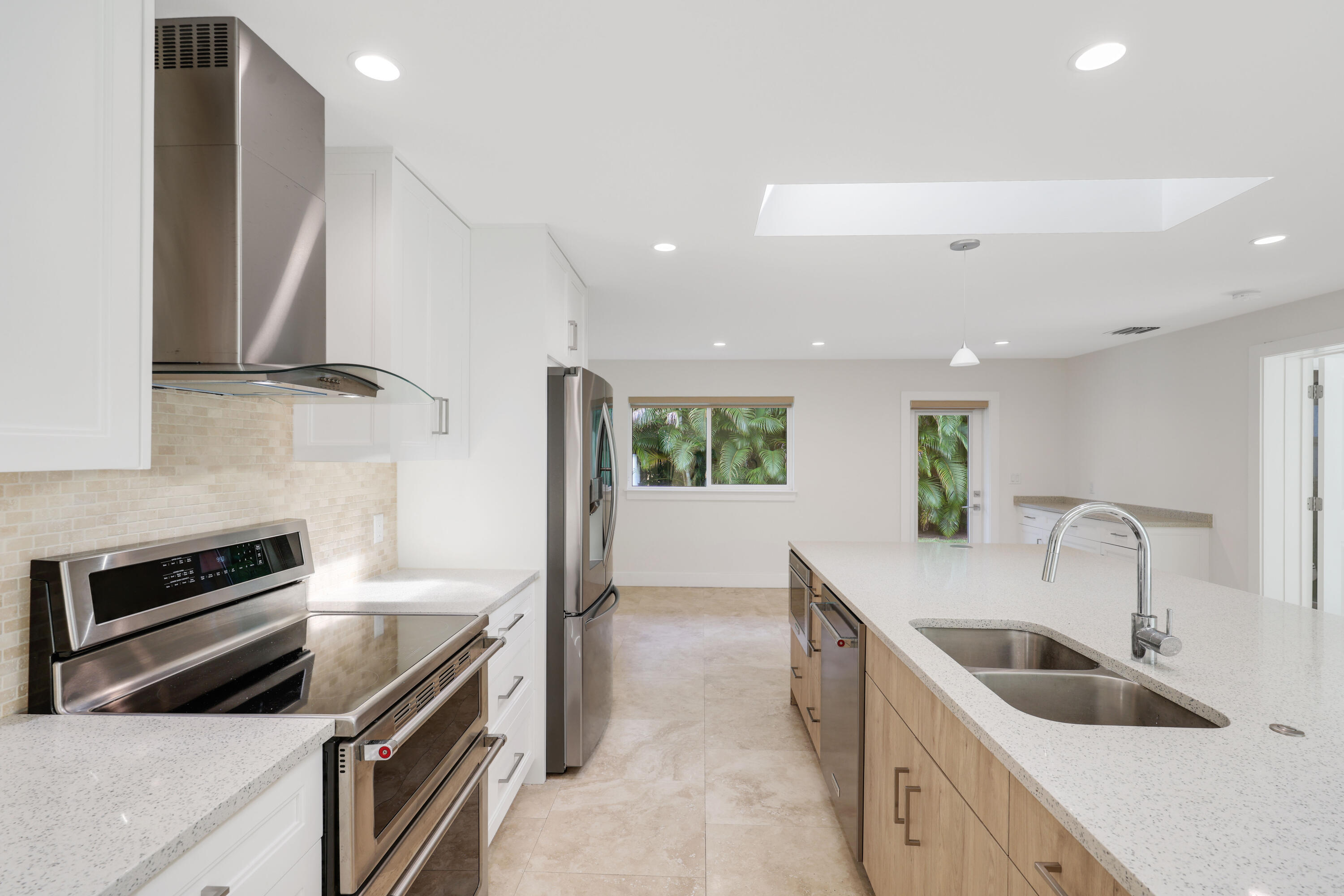 1386 S Atlantic, Lantana FL 33462