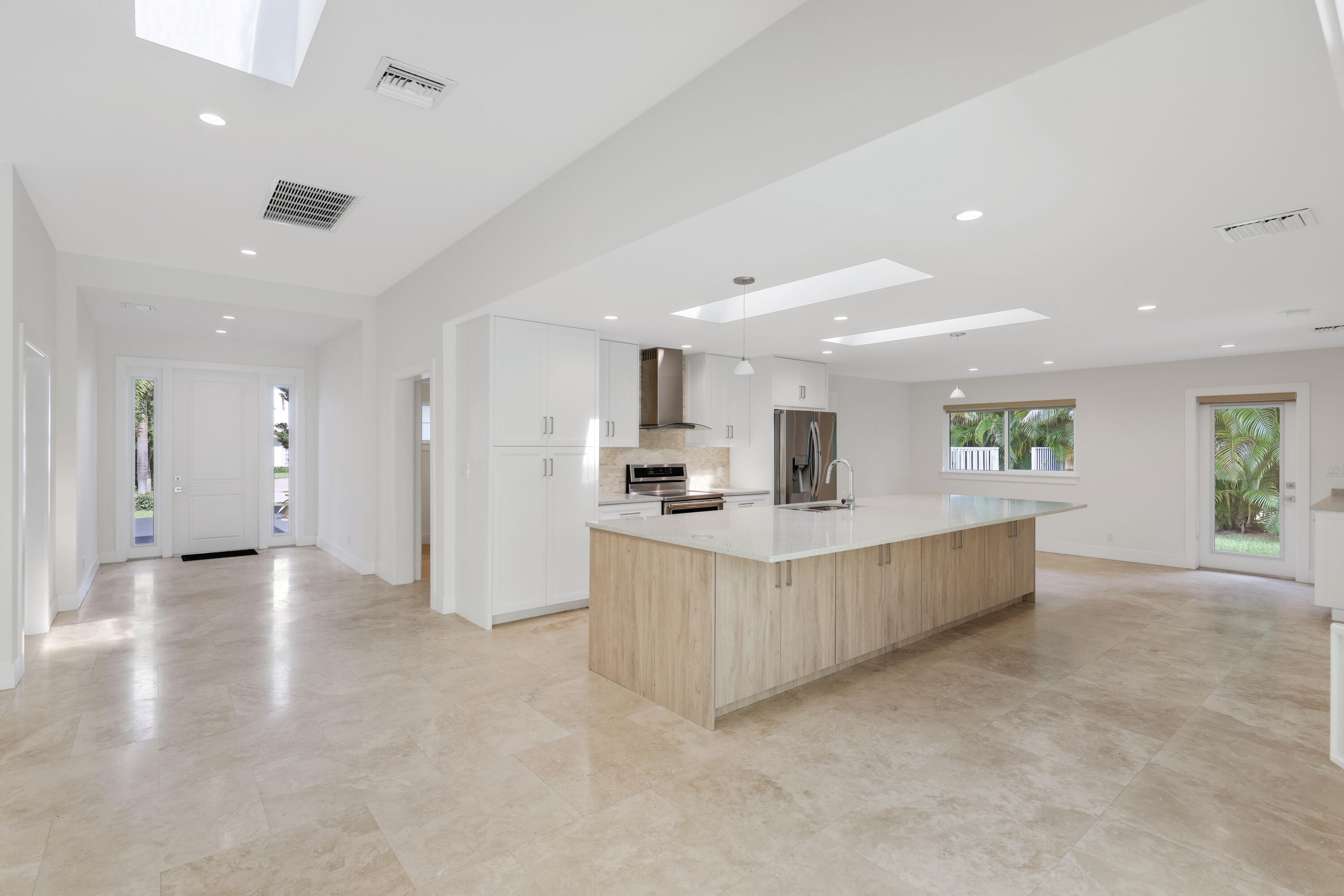 1386 S Atlantic, Lantana FL 33462