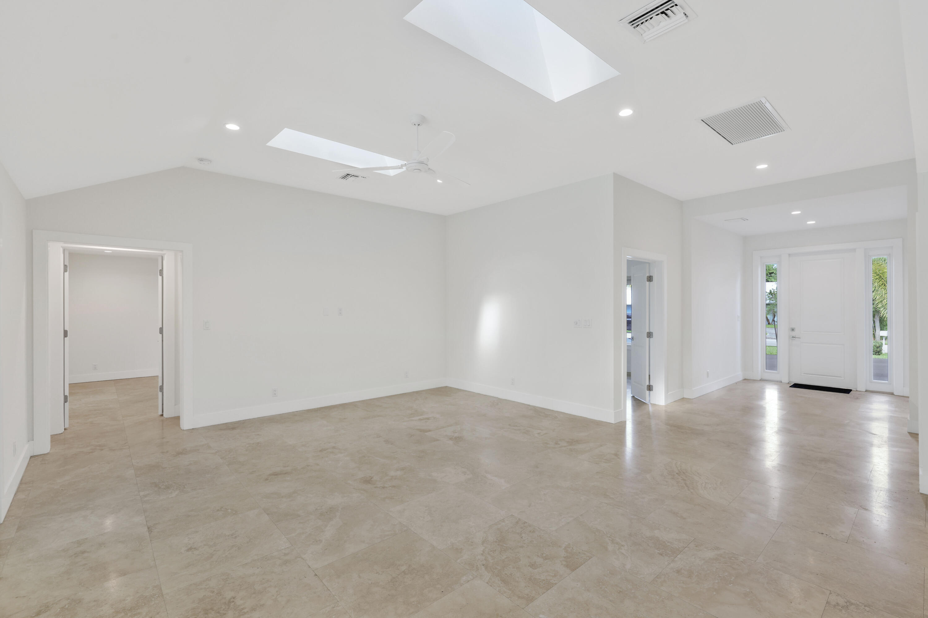 1386 S Atlantic, Lantana FL 33462