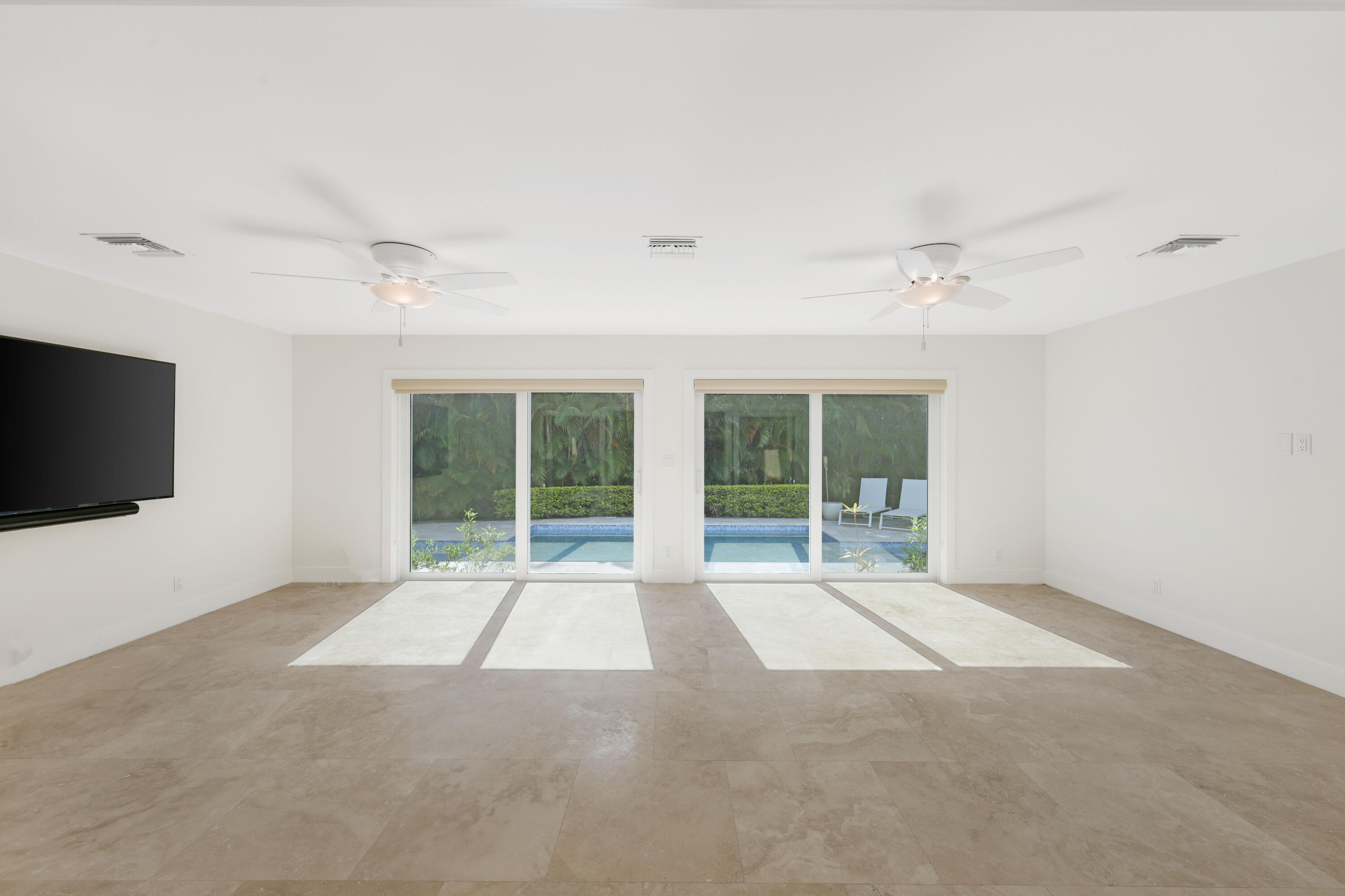 1386 S Atlantic, Lantana FL 33462