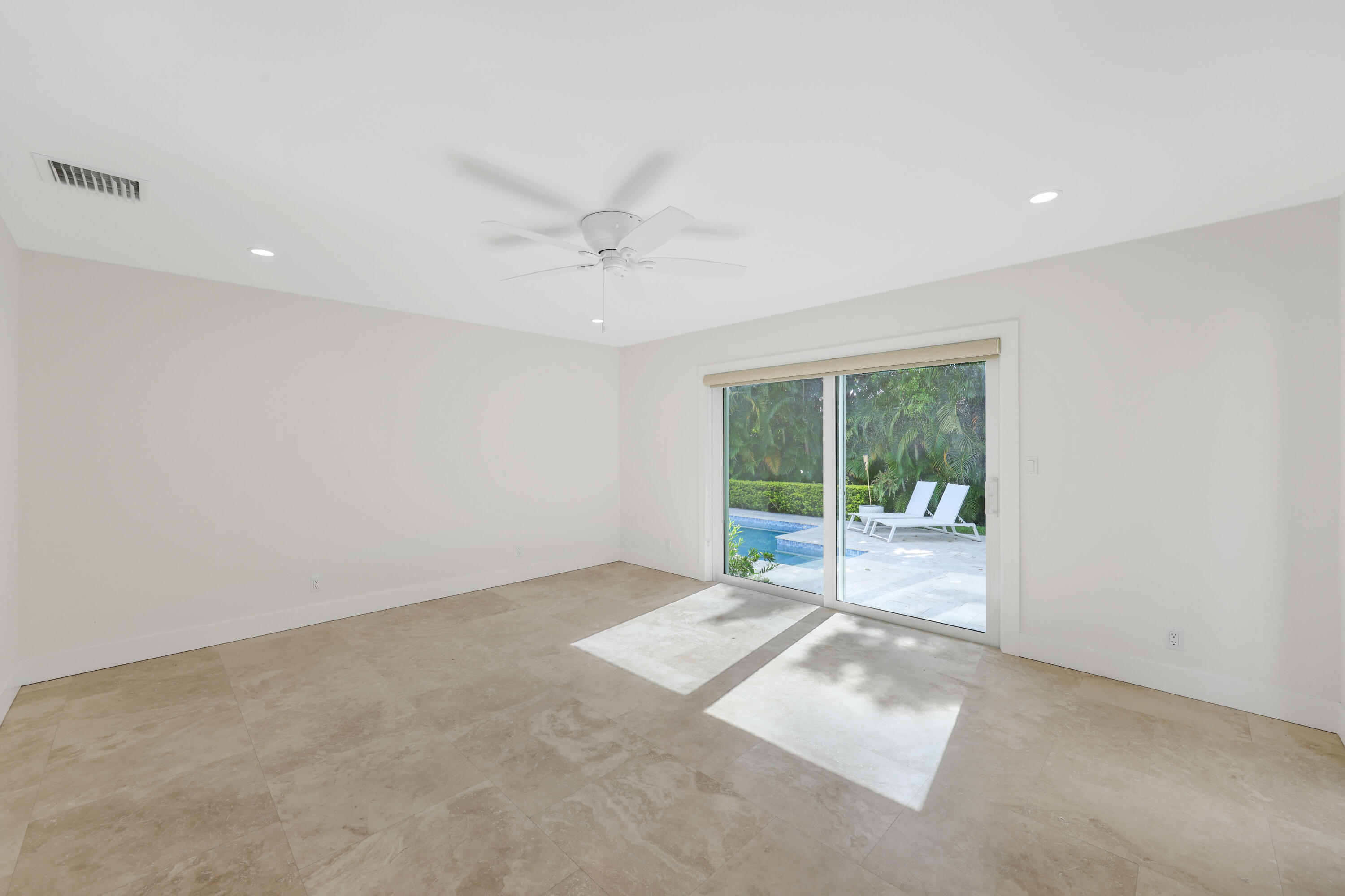 1386 S Atlantic, Lantana FL 33462