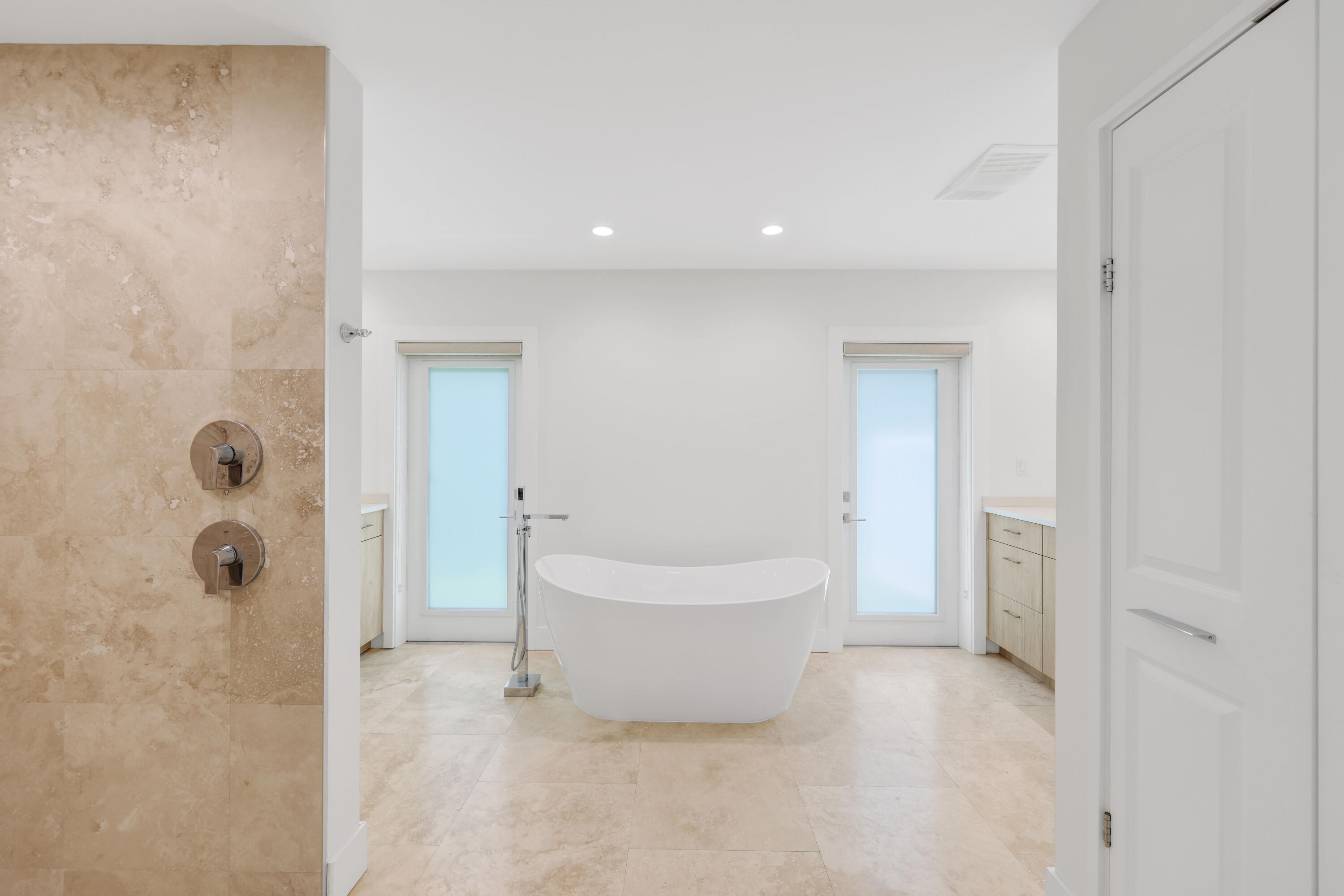 1386 S Atlantic, Lantana FL 33462