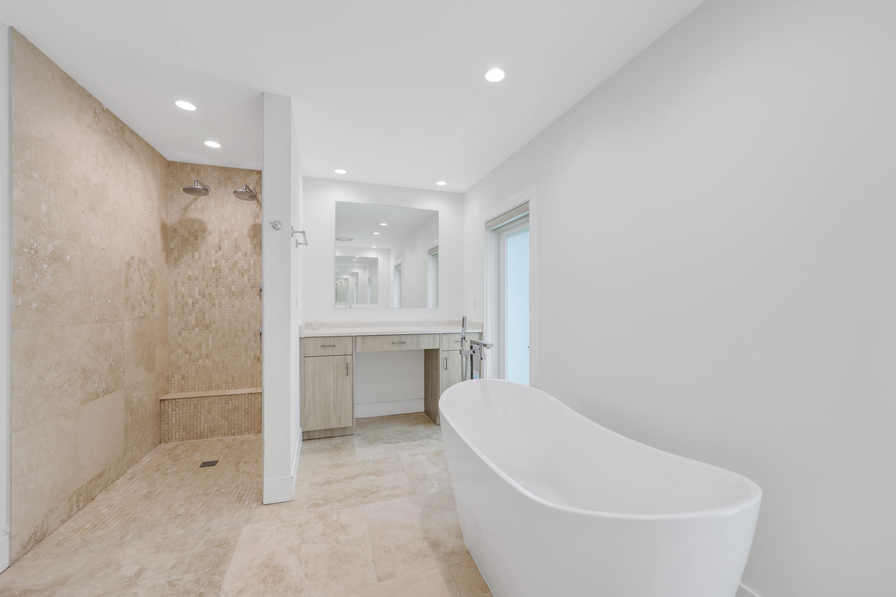 1386 S Atlantic, Lantana FL 33462