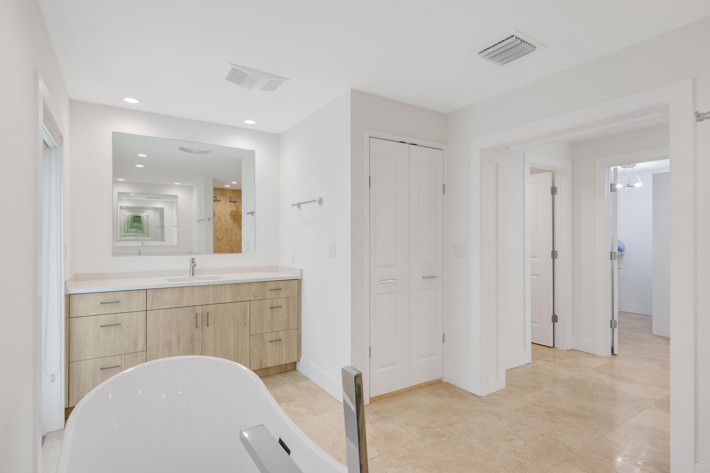 1386 S Atlantic, Lantana FL 33462