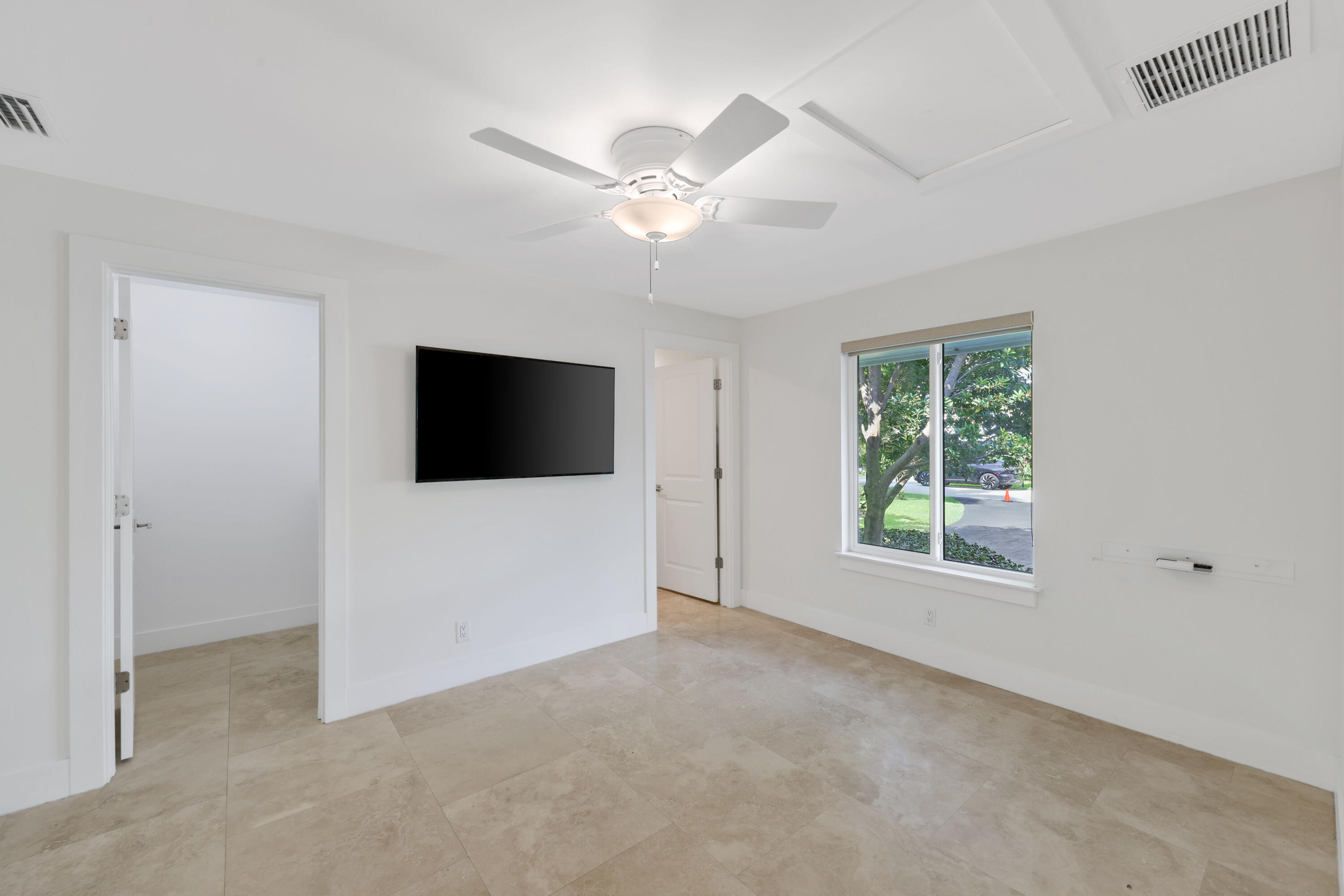1386 S Atlantic, Lantana FL 33462