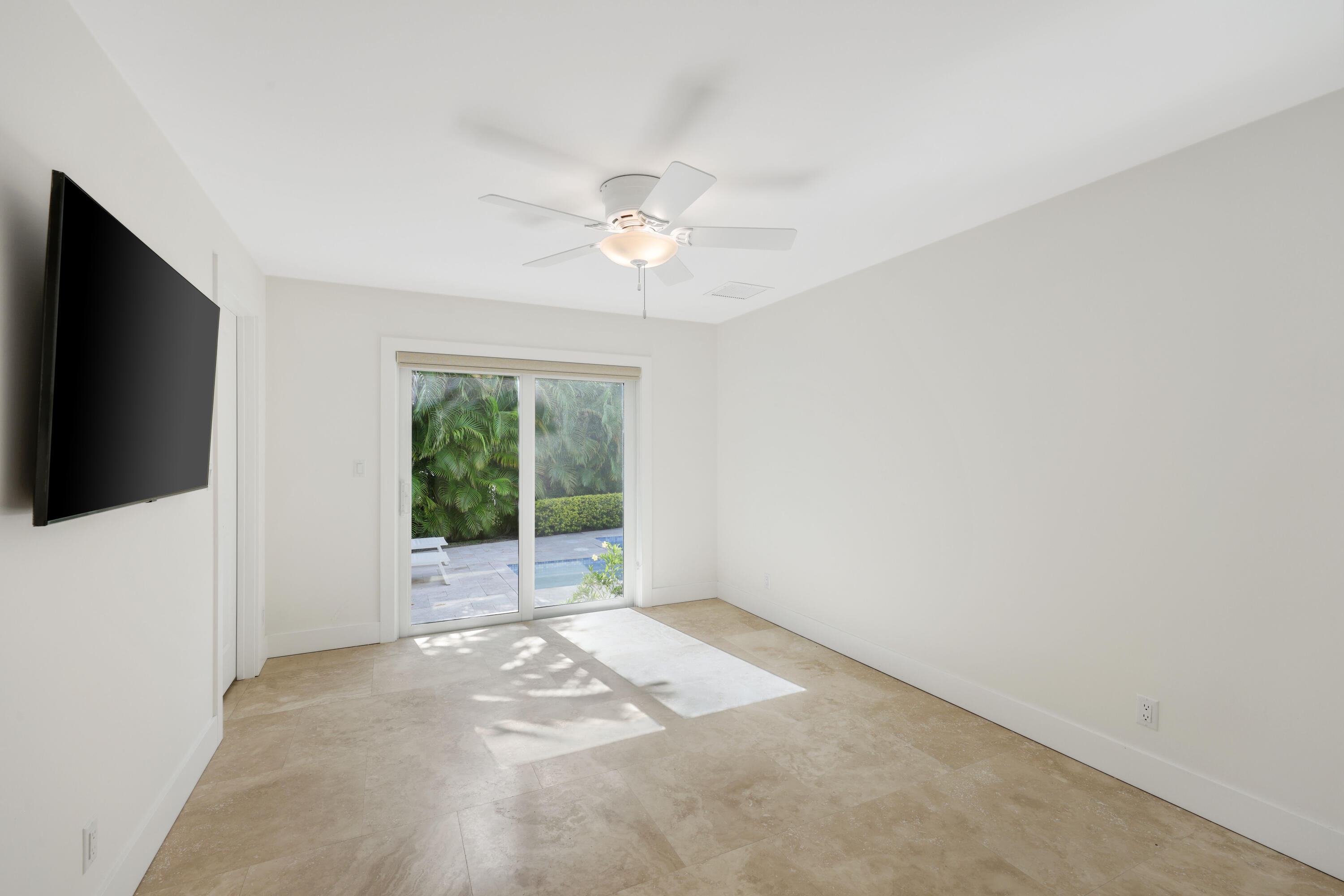 1386 S Atlantic, Lantana FL 33462