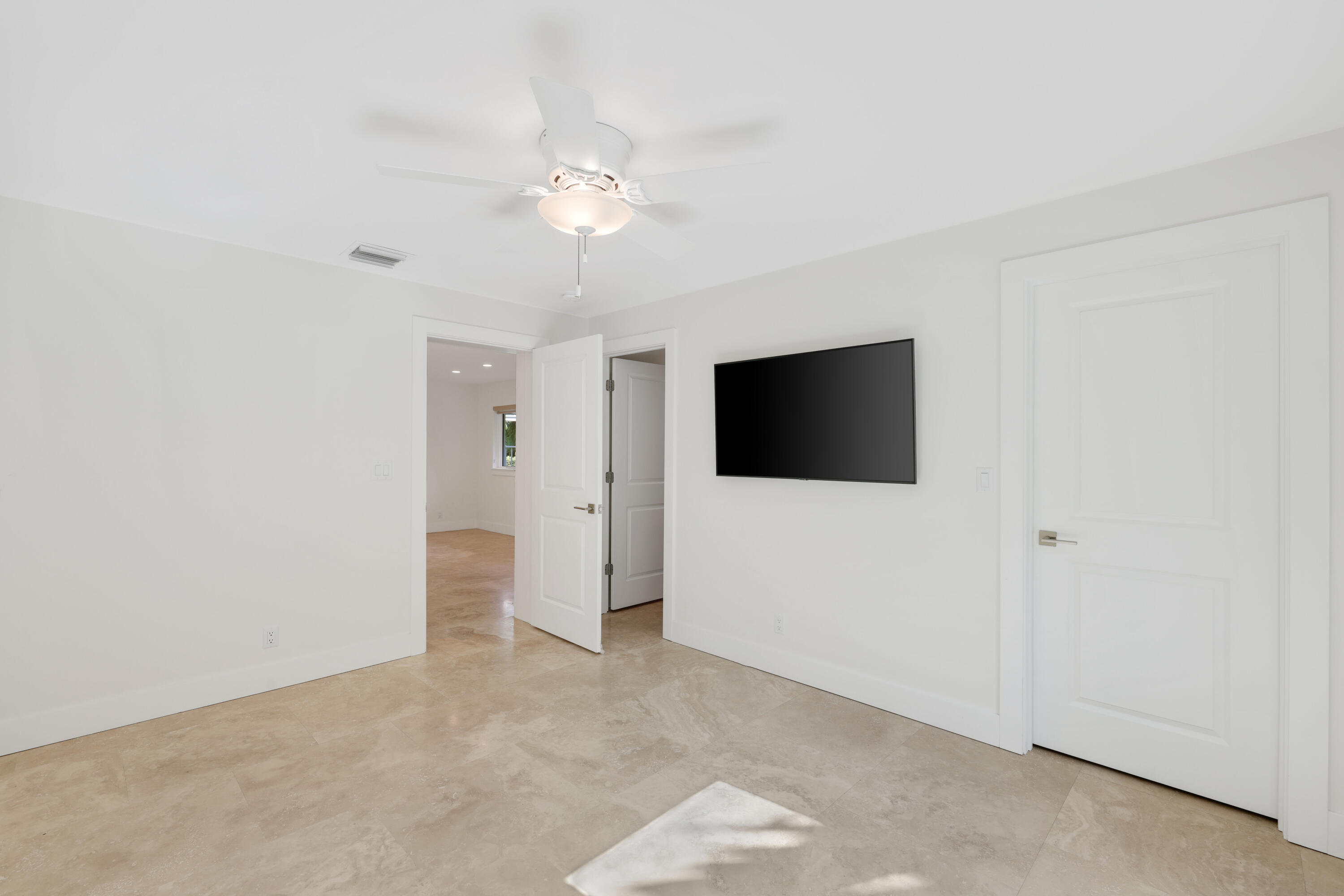 1386 S Atlantic, Lantana FL 33462