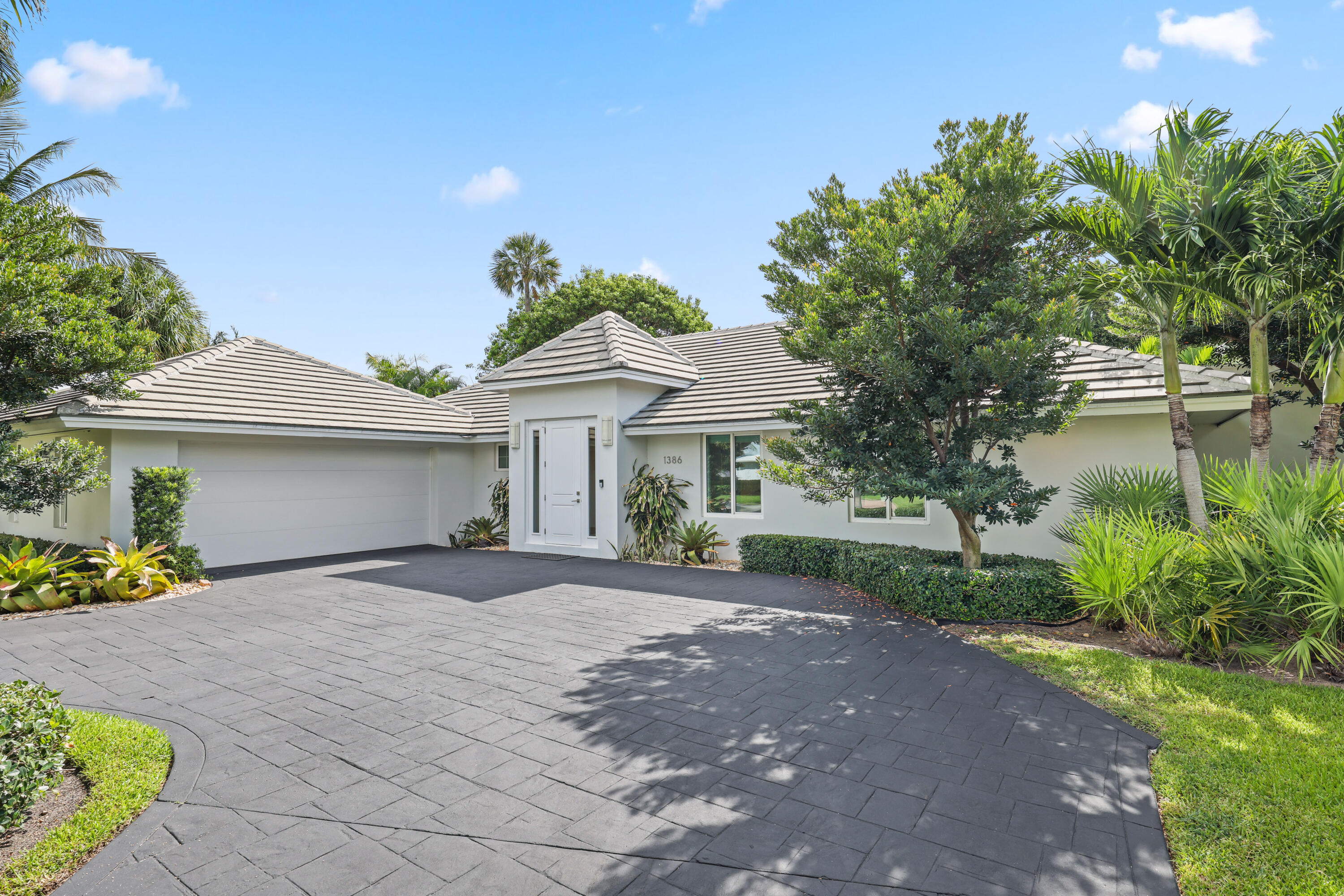 1386 S Atlantic, Lantana FL 33462