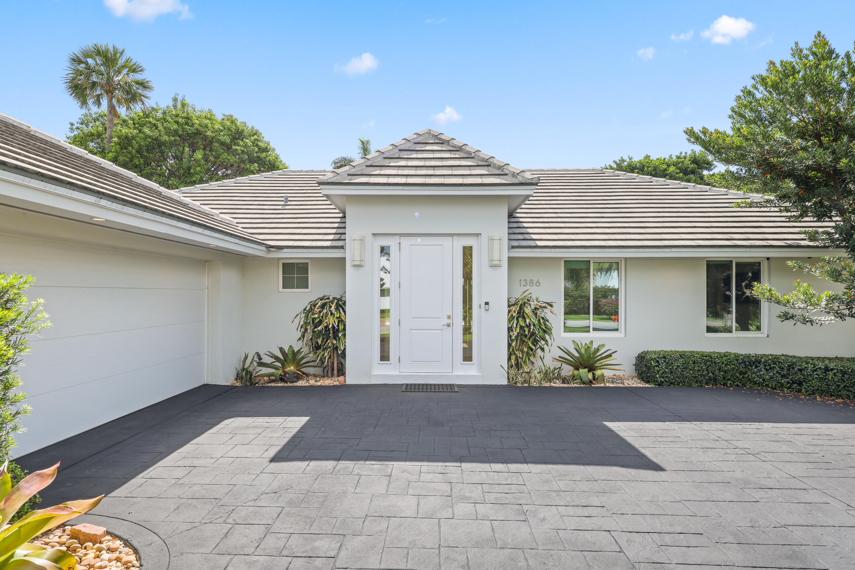 1386 S Atlantic, Lantana FL 33462