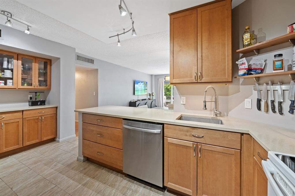 340 Sunset #401, Fort Lauderdale FL 33301