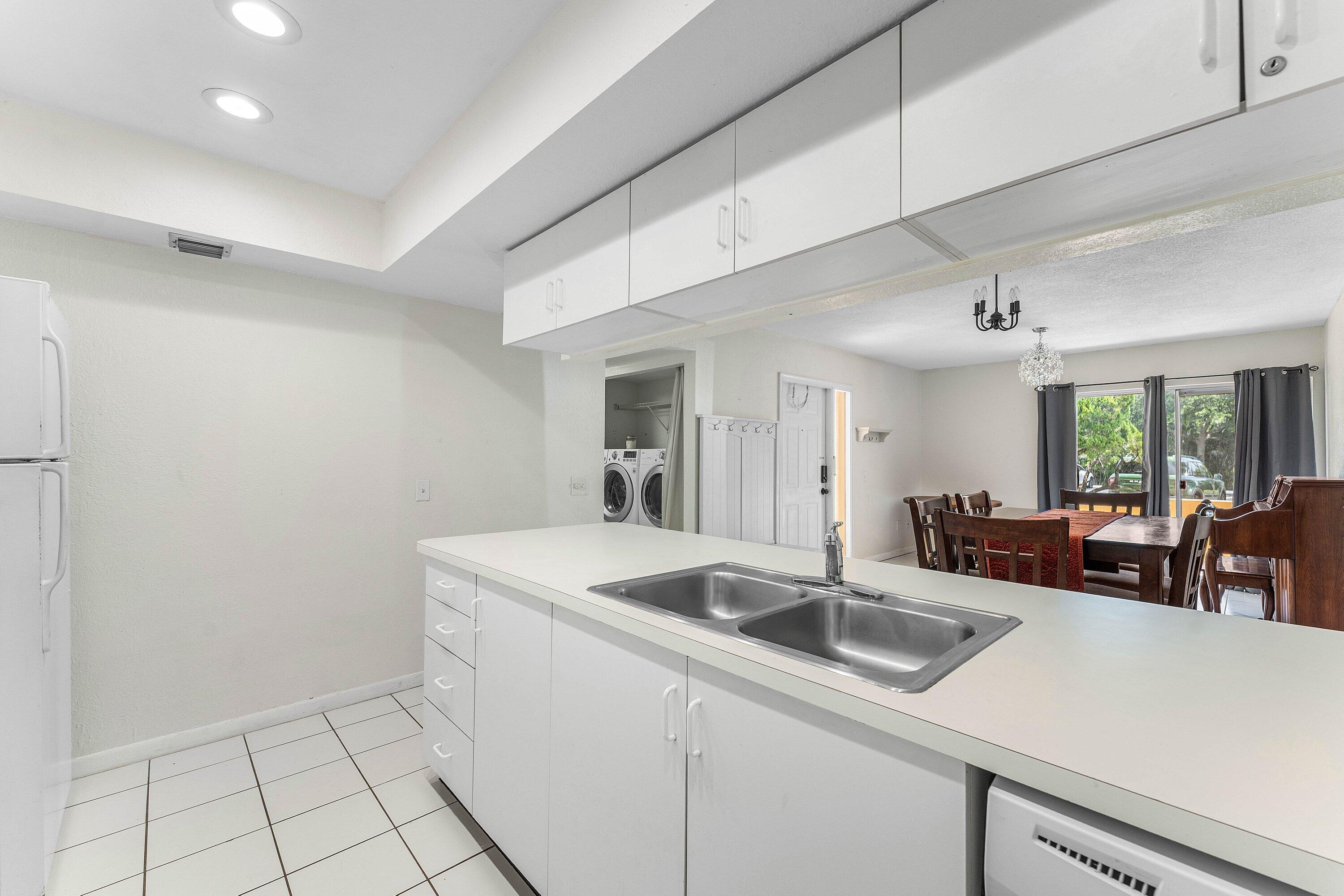 170 WATERSIDE #170, Hypoluxo FL 33462