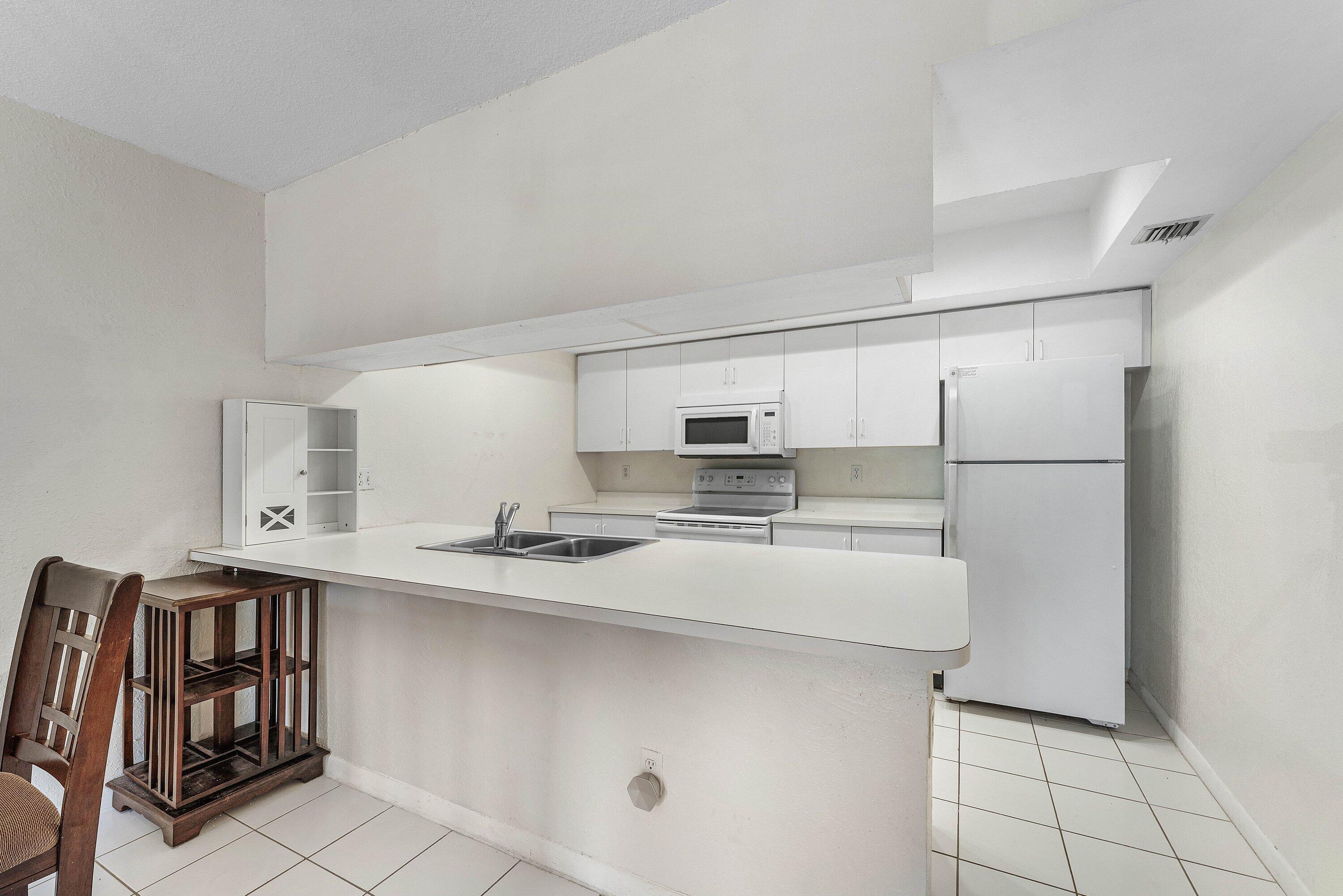 170 WATERSIDE #170, Hypoluxo FL 33462