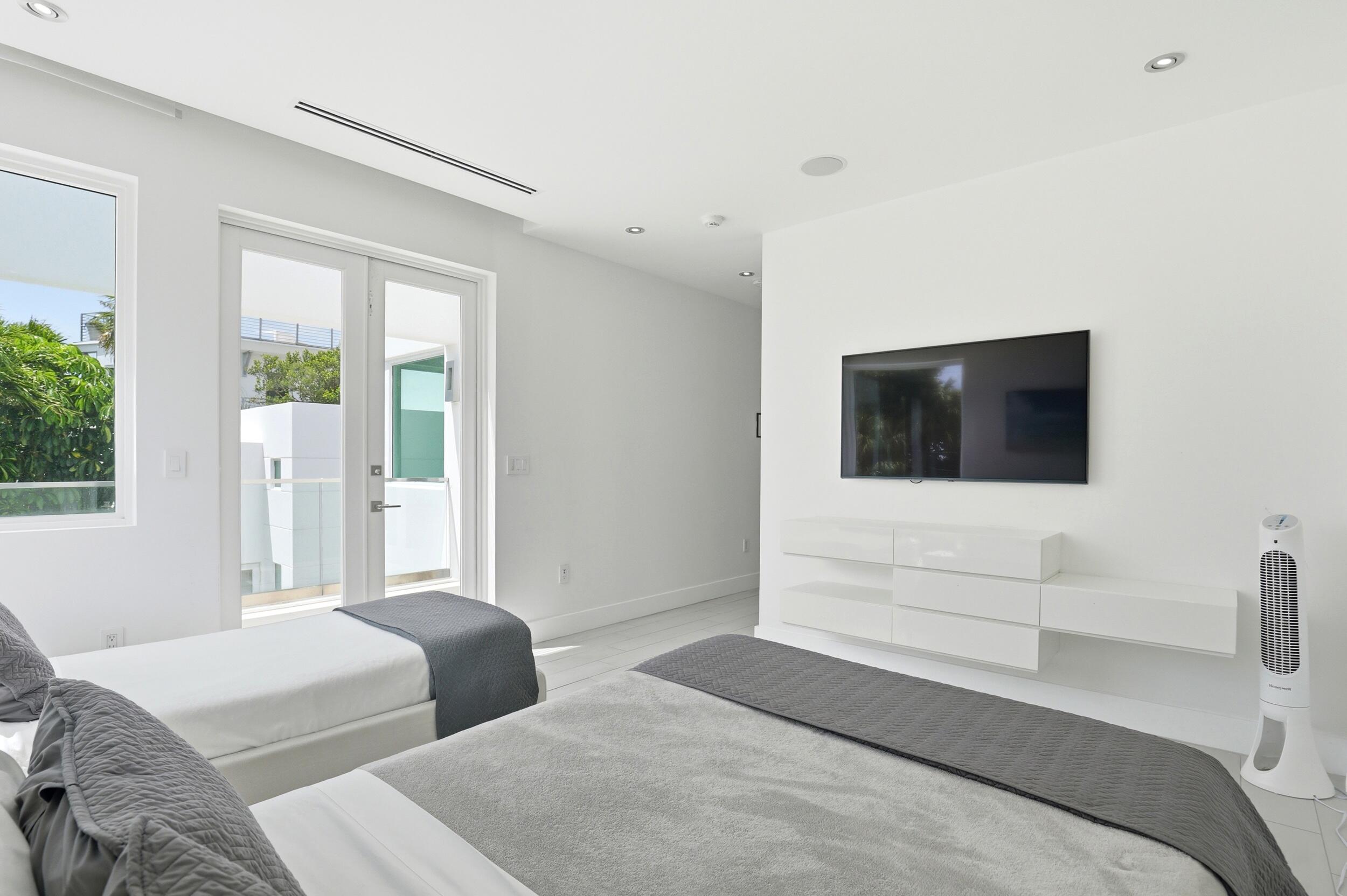 3017 N ATLANTIC, Fort Lauderdale FL 33308