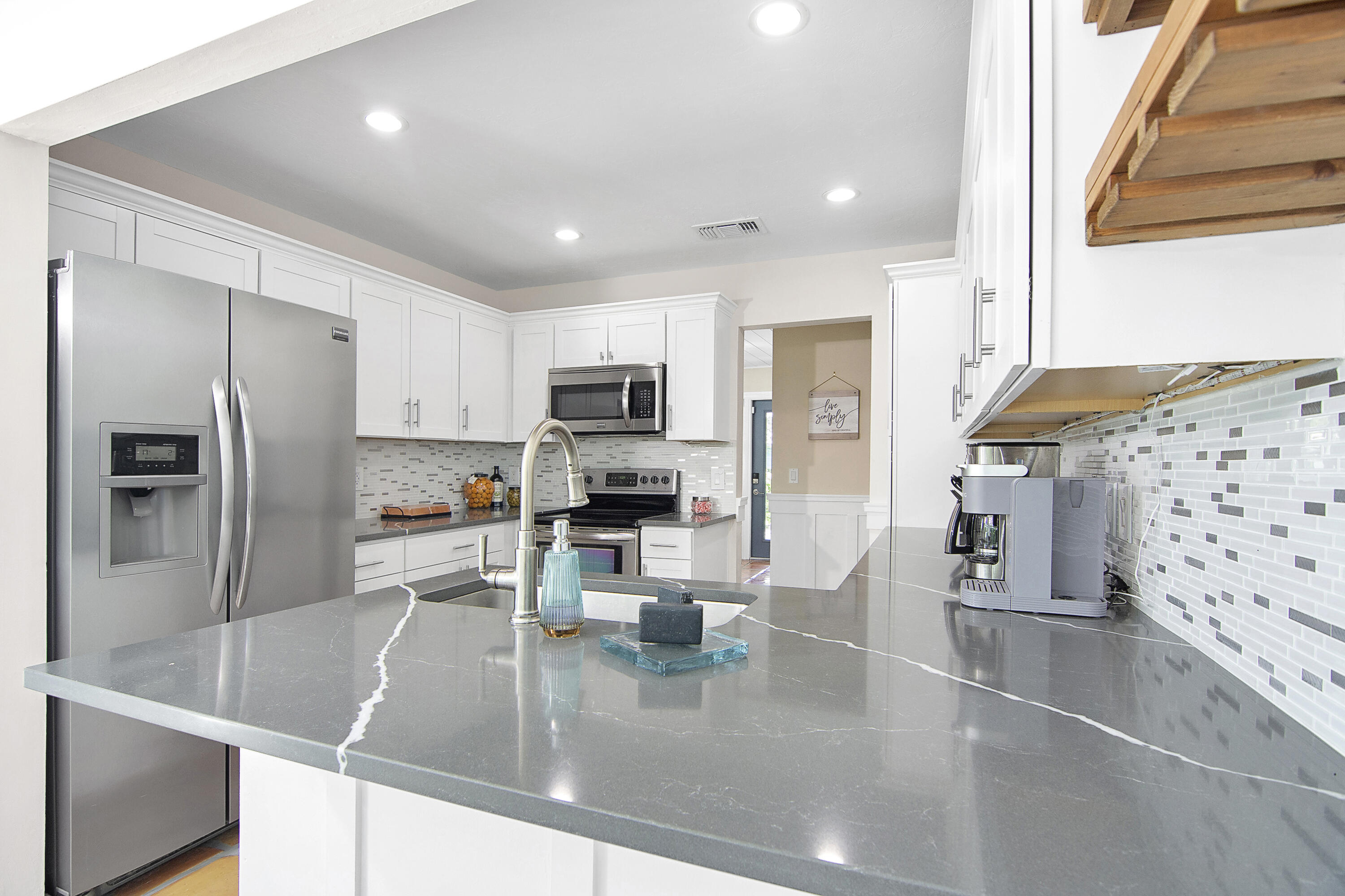 19 PINEHILL, Tequesta FL 33469
