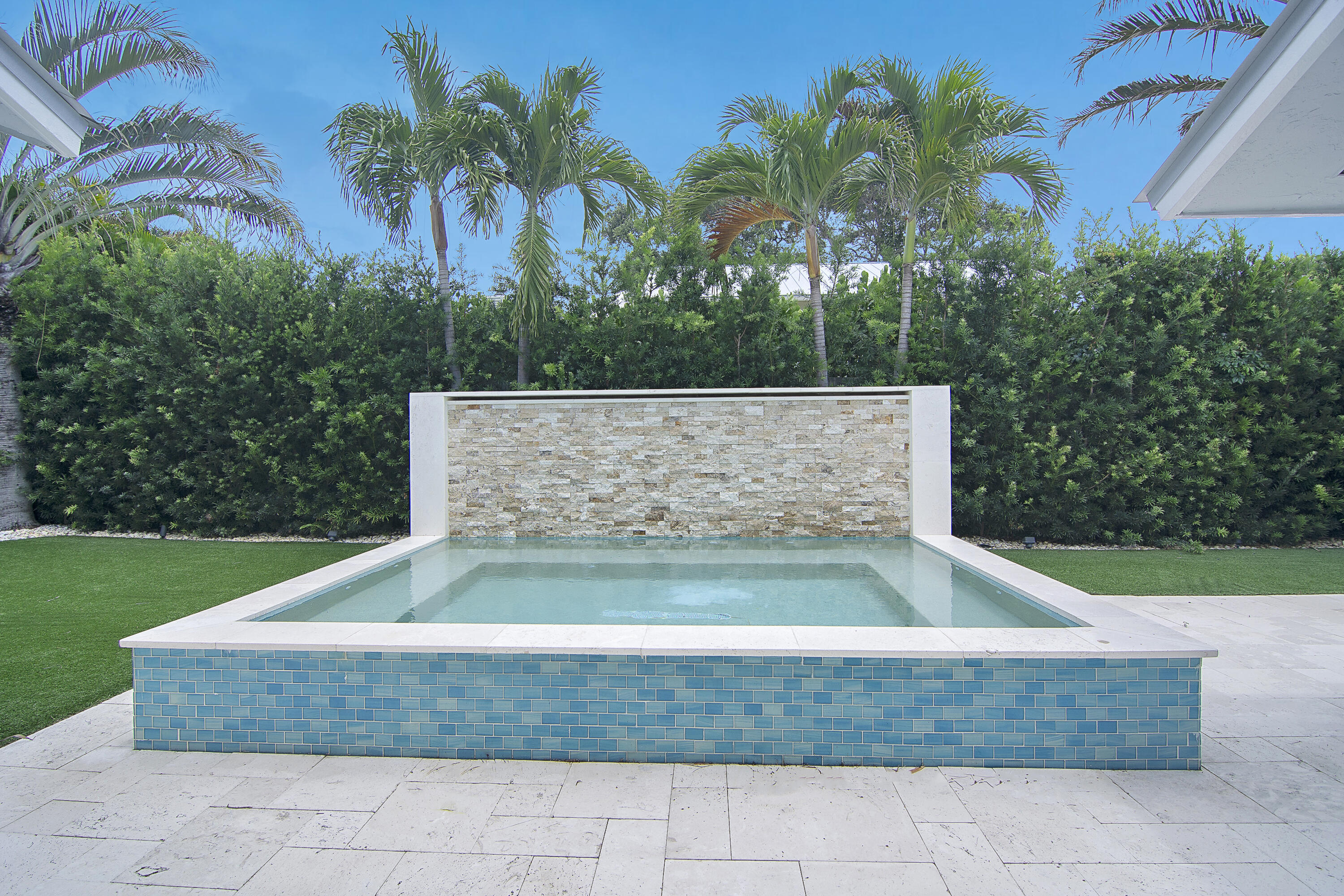 19 PINEHILL, Tequesta FL 33469