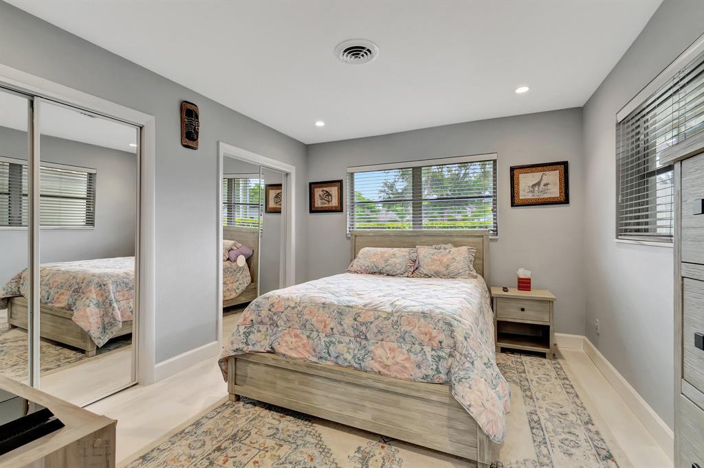 4450 NE 23RD, Lighthouse Point FL 33064
