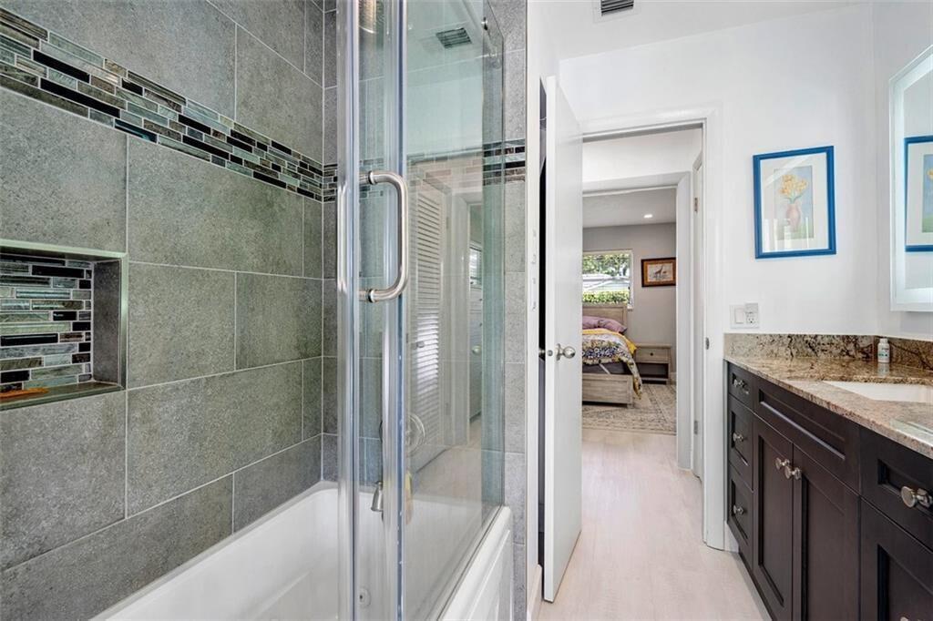 4450 NE 23RD, Lighthouse Point FL 33064