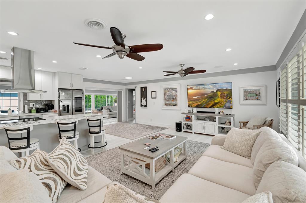 4450 NE 23RD, Lighthouse Point FL 33064